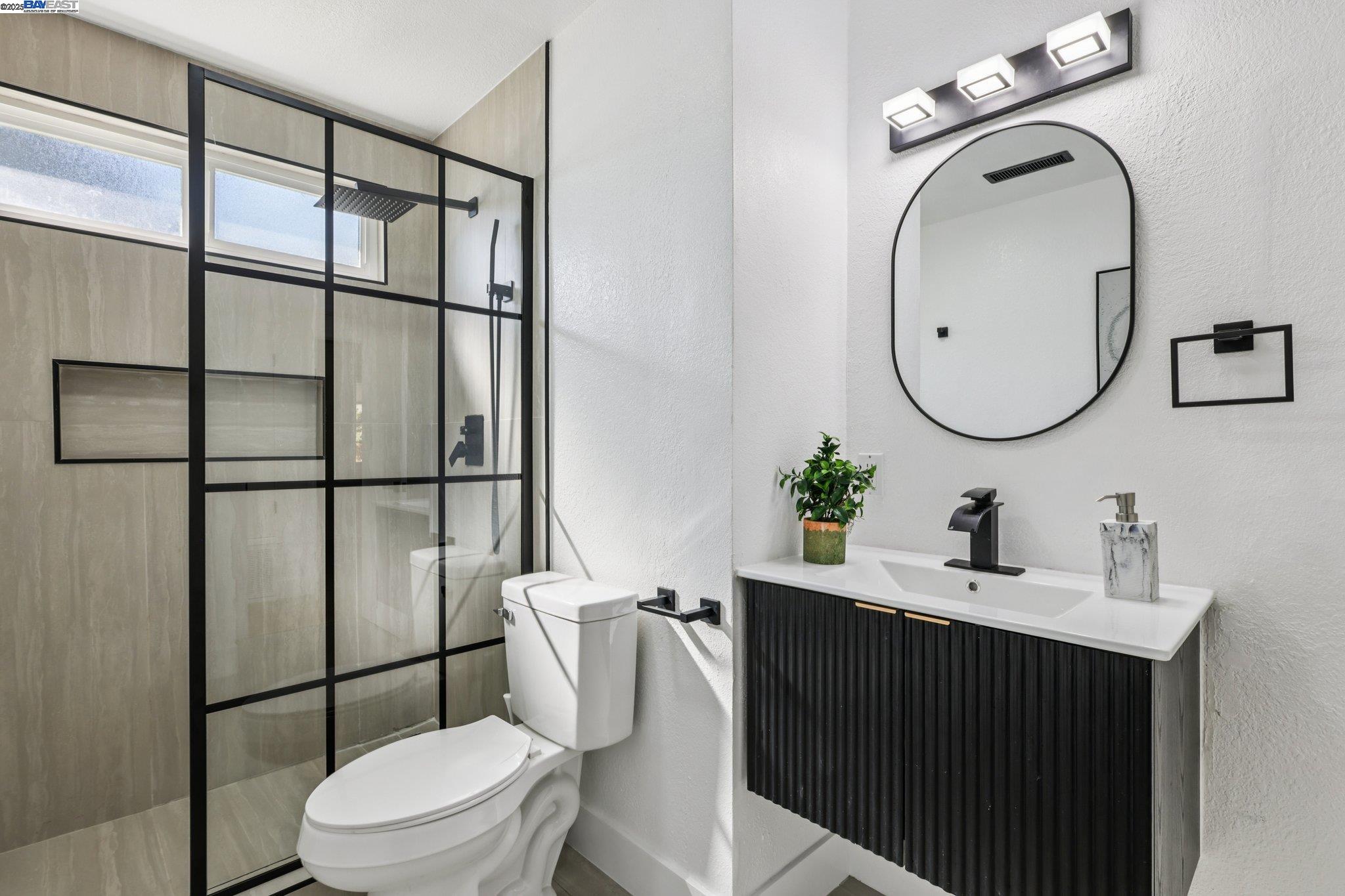 Detail Gallery Image 12 of 28 For 32226 Crest Ln, Union City,  CA 94587 - 3 Beds | 2 Baths
