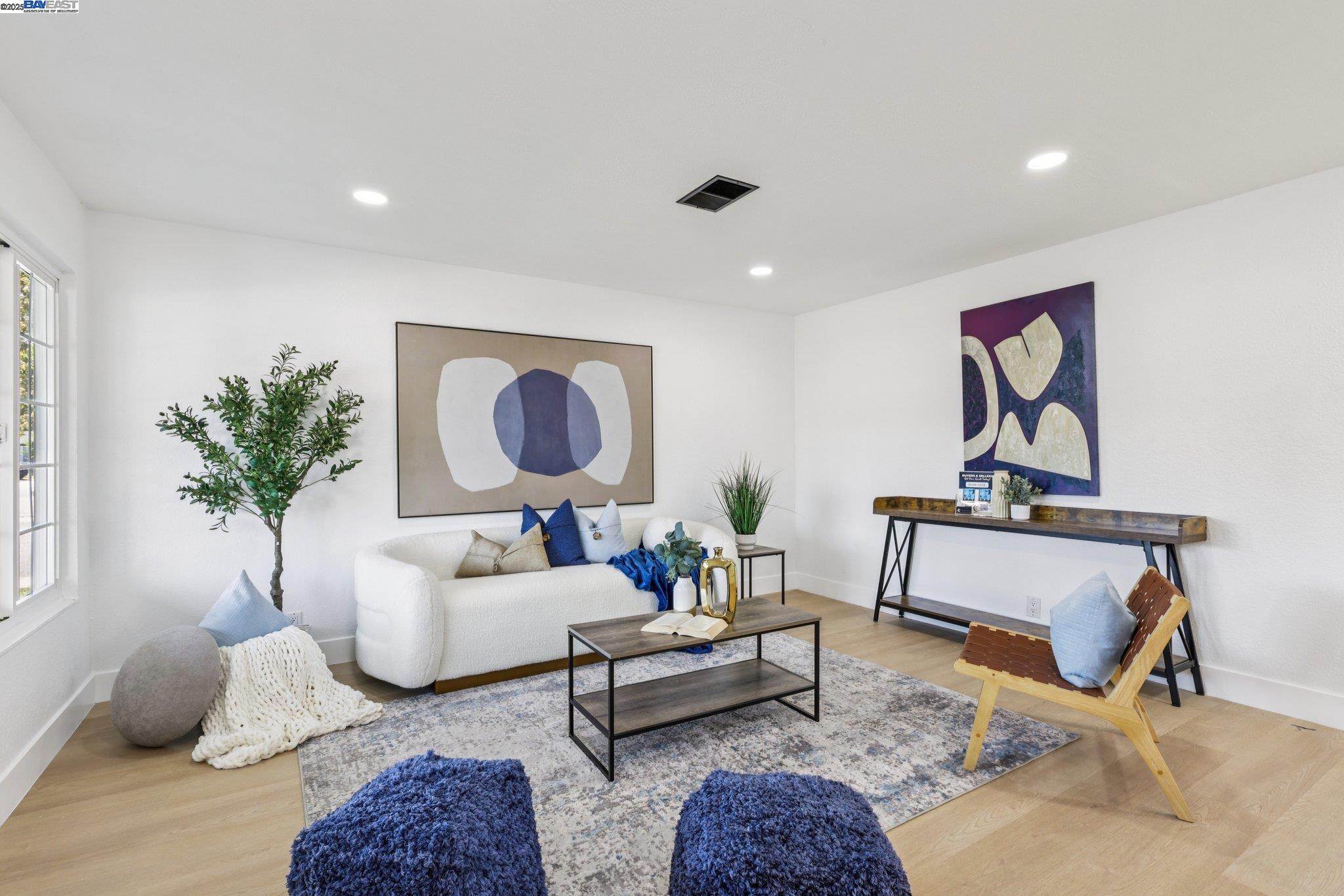 Detail Gallery Image 3 of 28 For 32226 Crest Ln, Union City,  CA 94587 - 3 Beds | 2 Baths