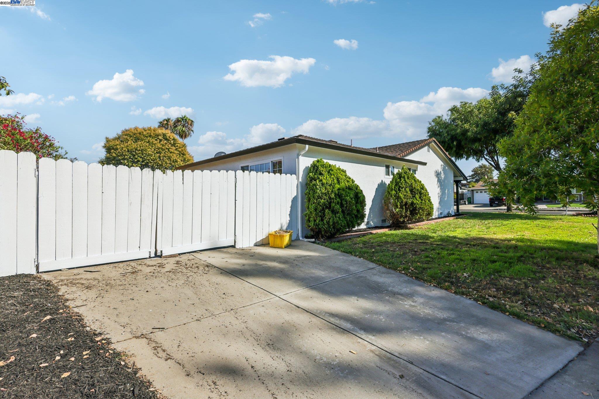 Detail Gallery Image 23 of 28 For 32226 Crest Ln, Union City,  CA 94587 - 3 Beds | 2 Baths