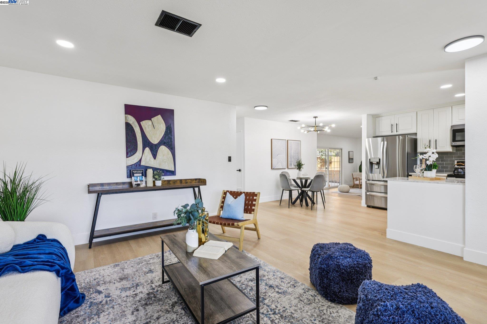 Detail Gallery Image 4 of 28 For 32226 Crest Ln, Union City,  CA 94587 - 3 Beds | 2 Baths