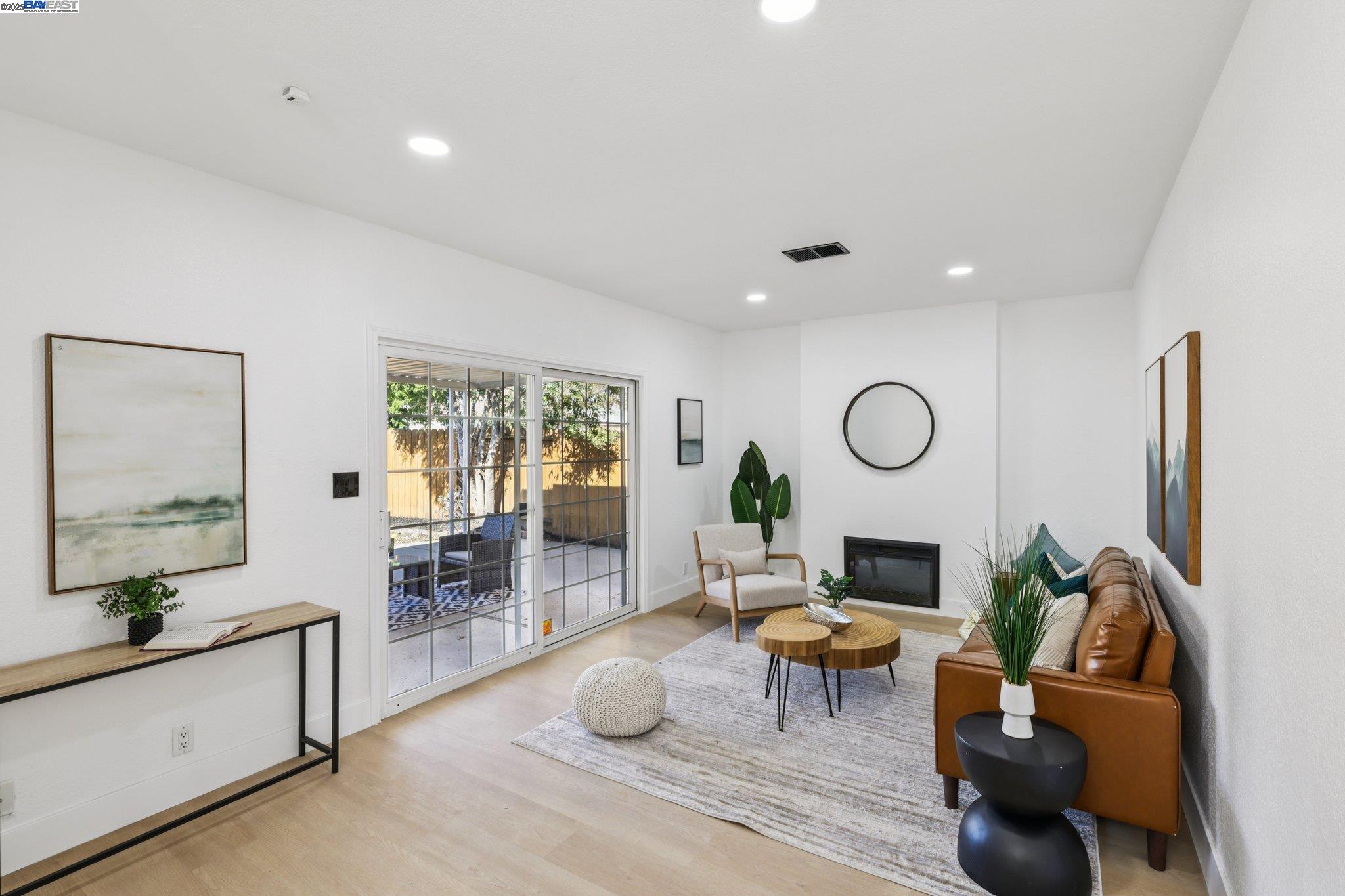Detail Gallery Image 5 of 28 For 32226 Crest Ln, Union City,  CA 94587 - 3 Beds | 2 Baths