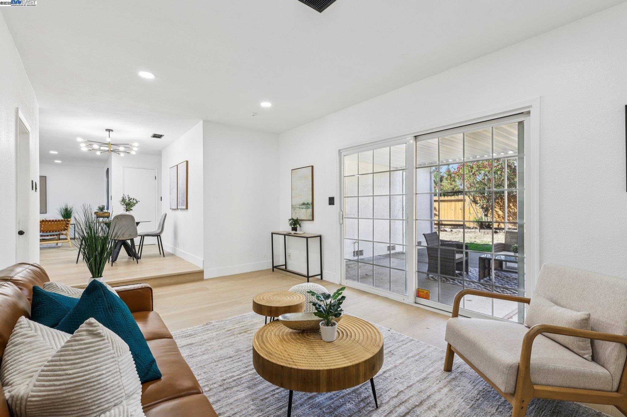Detail Gallery Image 7 of 28 For 32226 Crest Ln, Union City,  CA 94587 - 3 Beds | 2 Baths