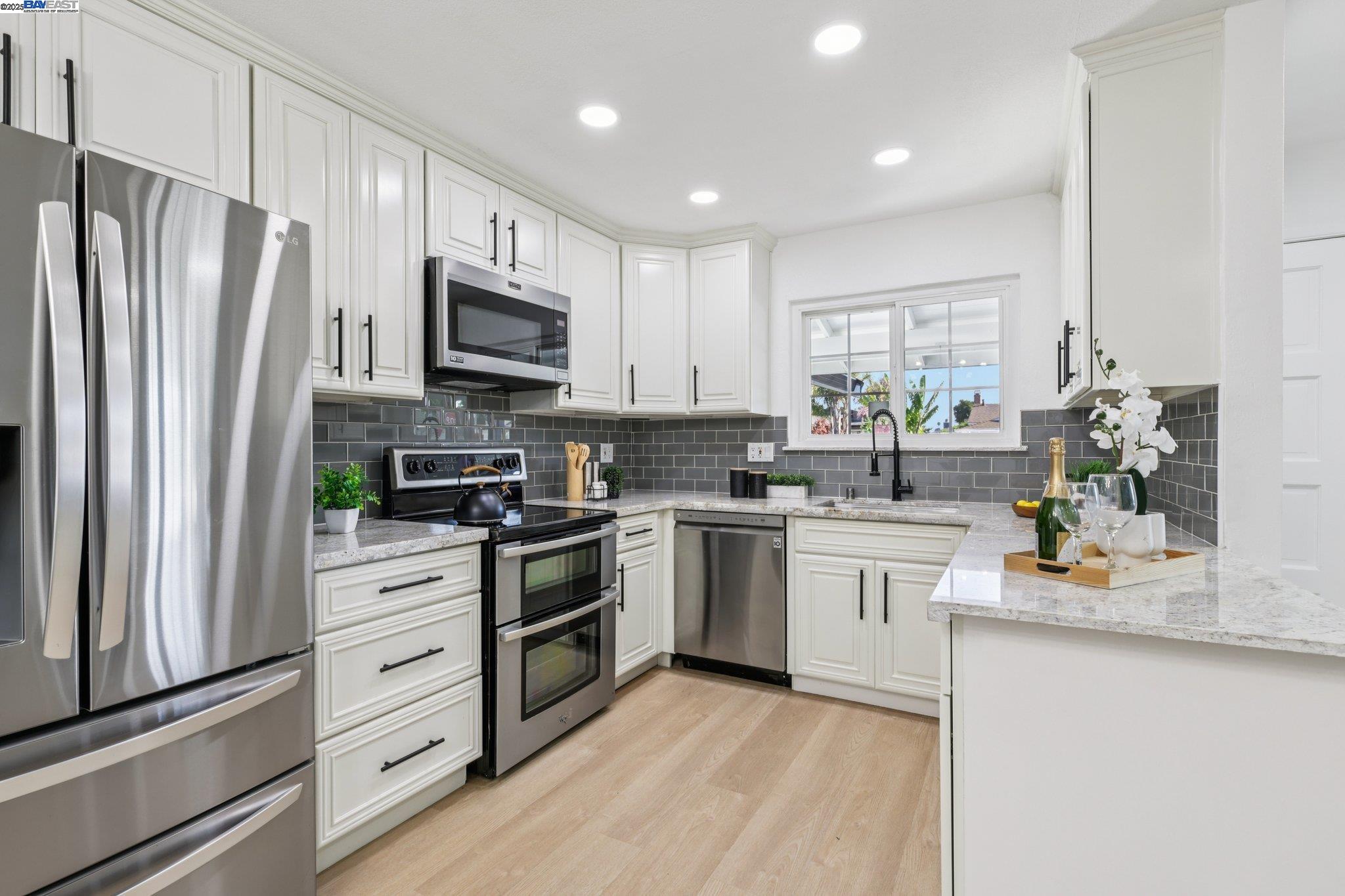 Detail Gallery Image 9 of 28 For 32226 Crest Ln, Union City,  CA 94587 - 3 Beds | 2 Baths