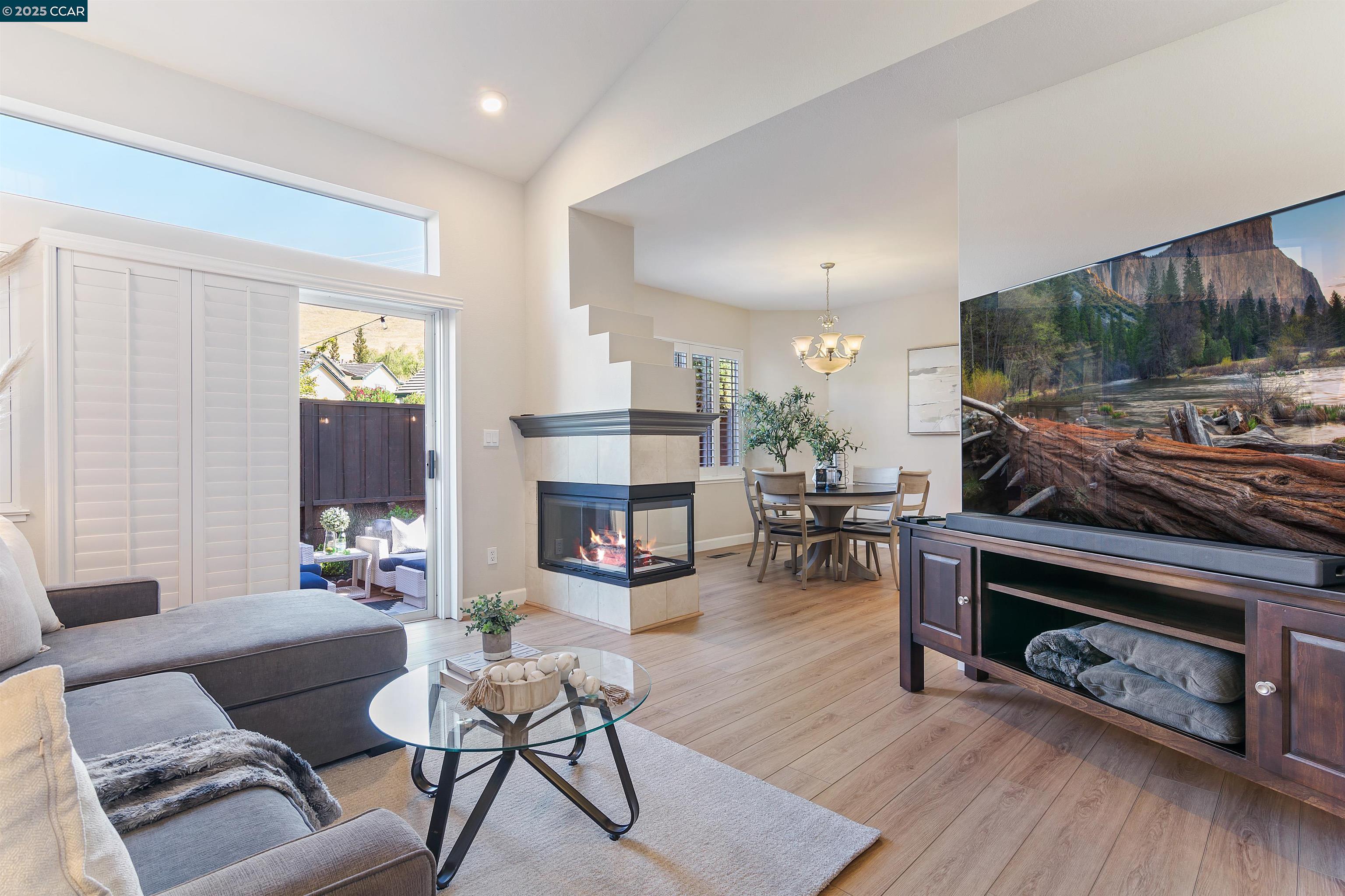 Detail Gallery Image 10 of 52 For 1338 Shell Ln, Clayton,  CA 94517 - 2 Beds | 2/1 Baths