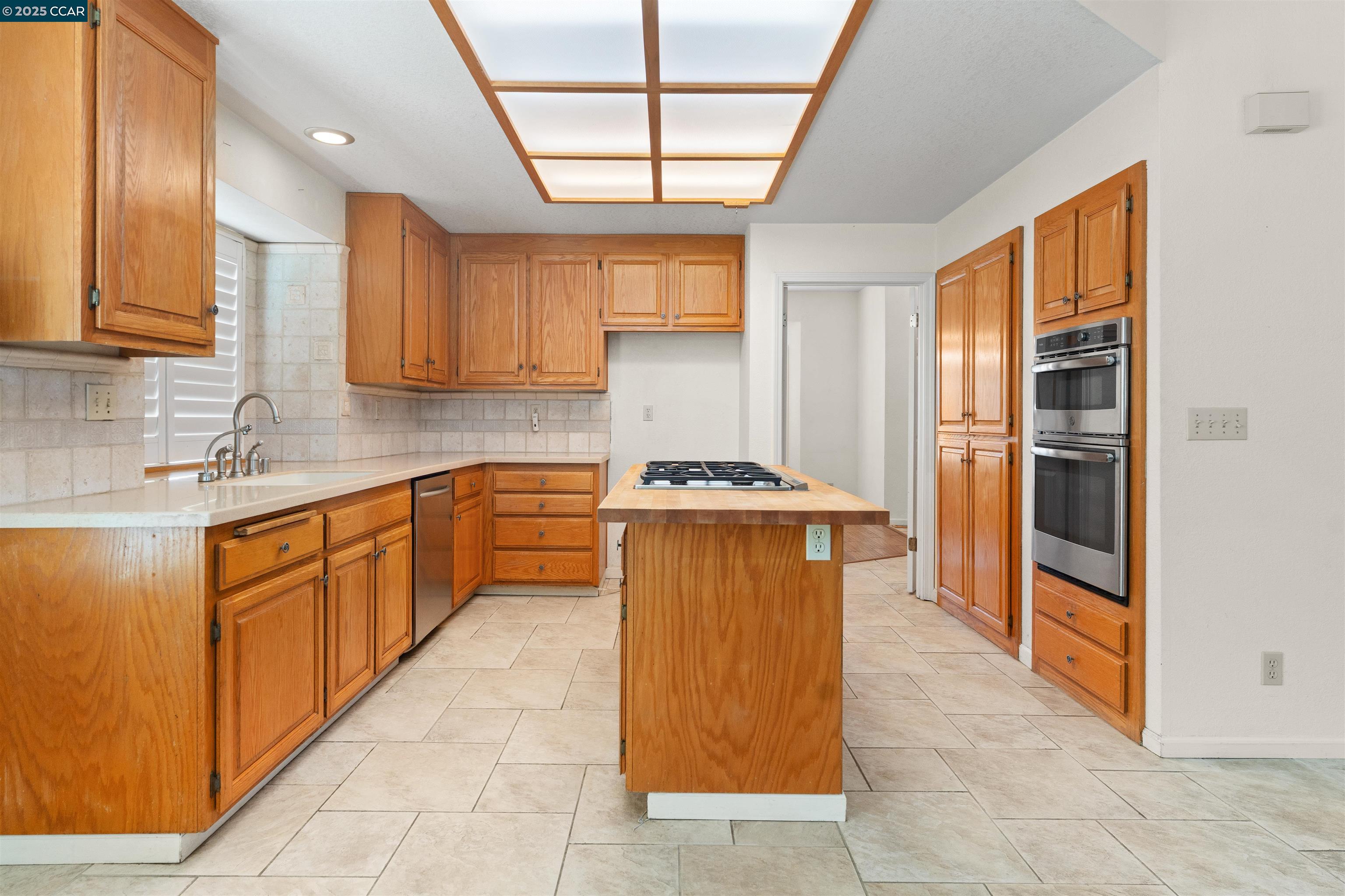 Detail Gallery Image 12 of 54 For 5541 Lanai Court, Discovery Bay,  CA 94505 - 4 Beds | 3 Baths