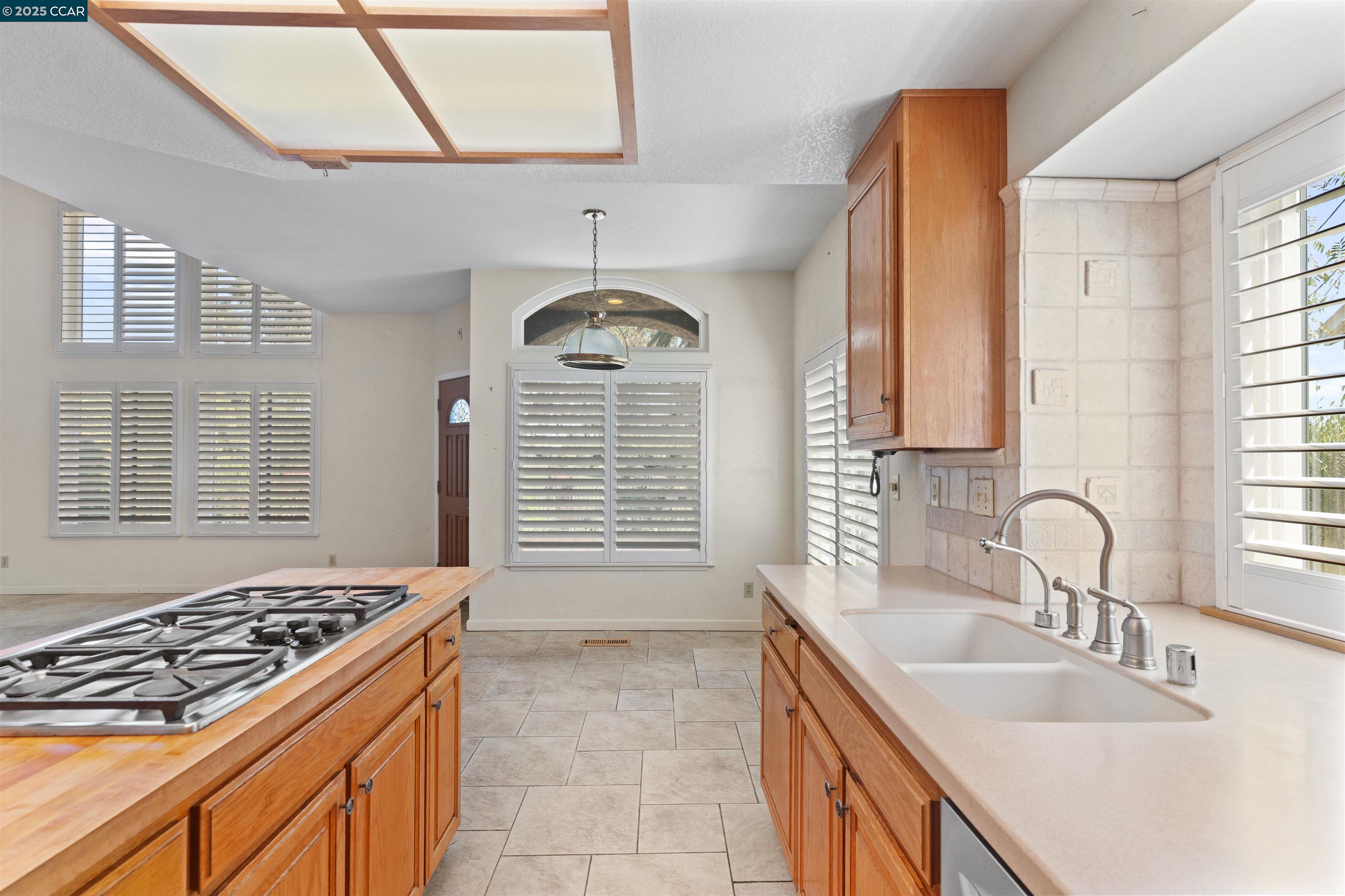 Detail Gallery Image 14 of 54 For 5541 Lanai Court, Discovery Bay,  CA 94505 - 4 Beds | 3 Baths