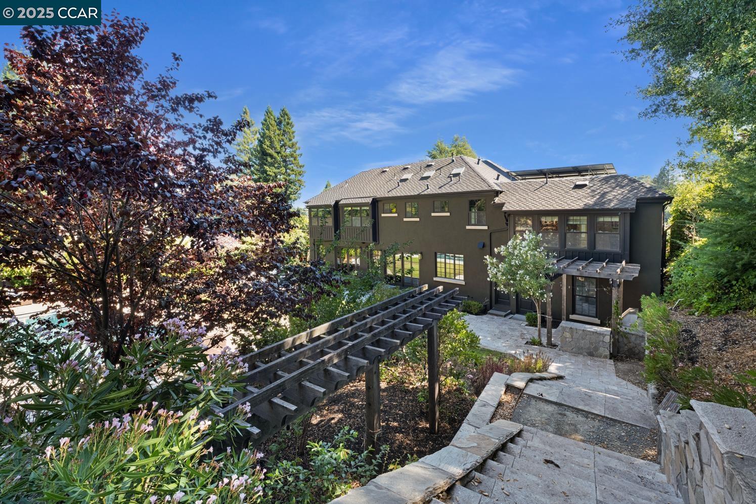 Detail Gallery Image 29 of 59 For 3898 Happy Valley Rd, Lafayette,  CA 94549 - 5 Beds | 4/3 Baths