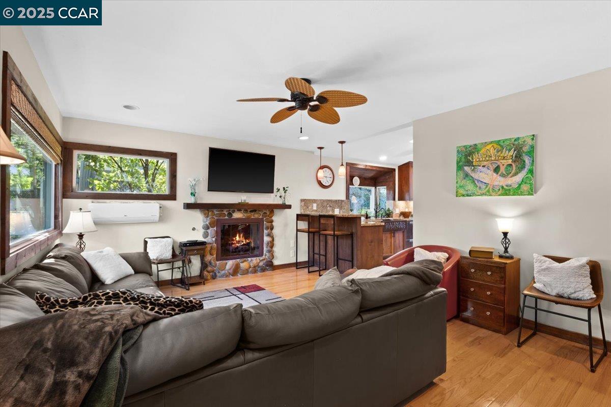 Detail Gallery Image 4 of 60 For 1770 3rd Ave, Walnut Creek,  CA 94597 - 4 Beds | 4 Baths