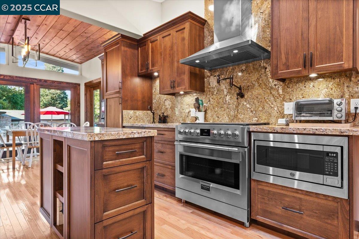 Detail Gallery Image 9 of 60 For 1770 3rd Ave, Walnut Creek,  CA 94597 - 4 Beds | 4 Baths