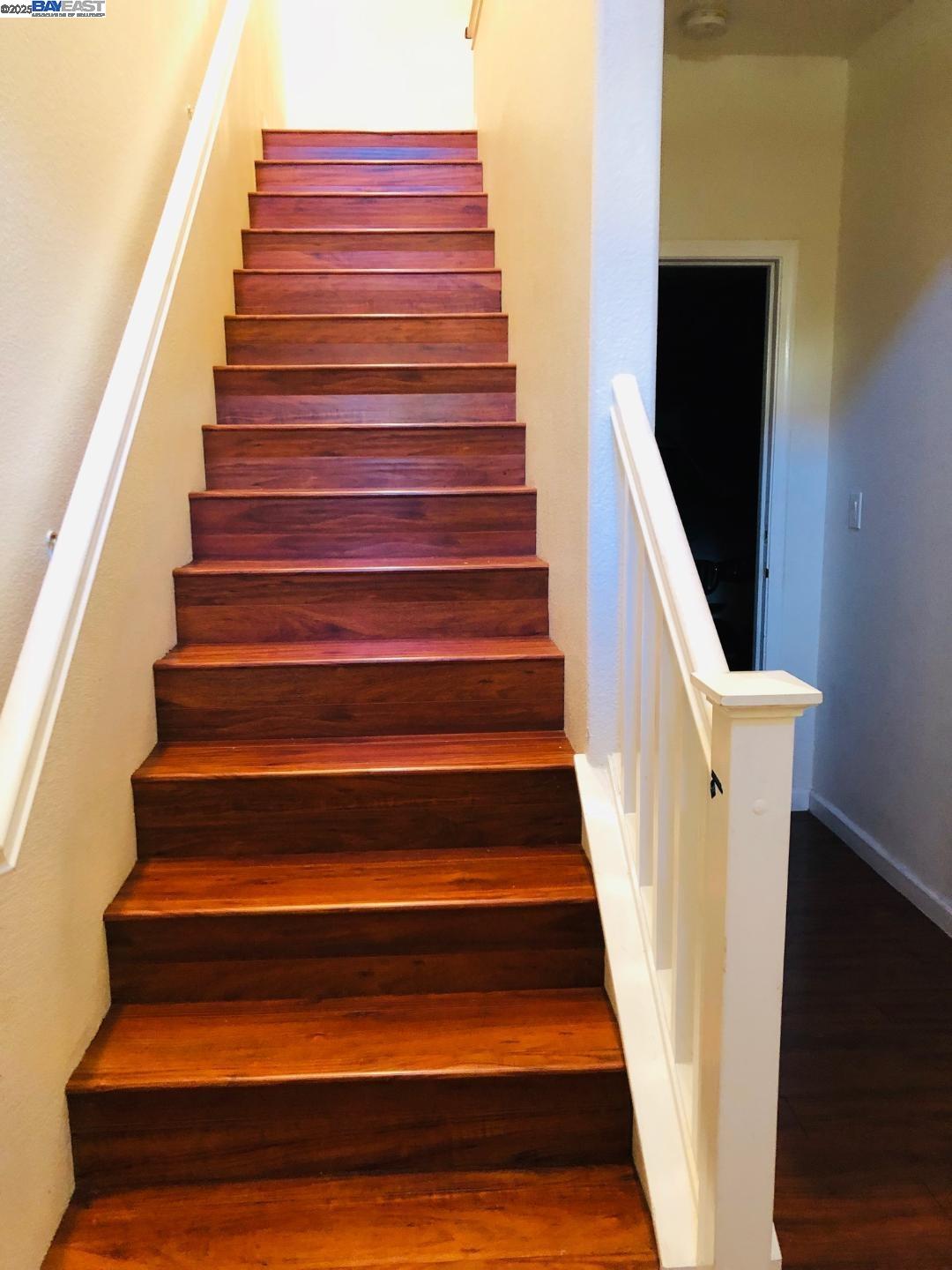 Detail Gallery Image 2 of 21 For 644 Artisan Pl, Hayward,  CA 94541 - 3 Beds | 3 Baths