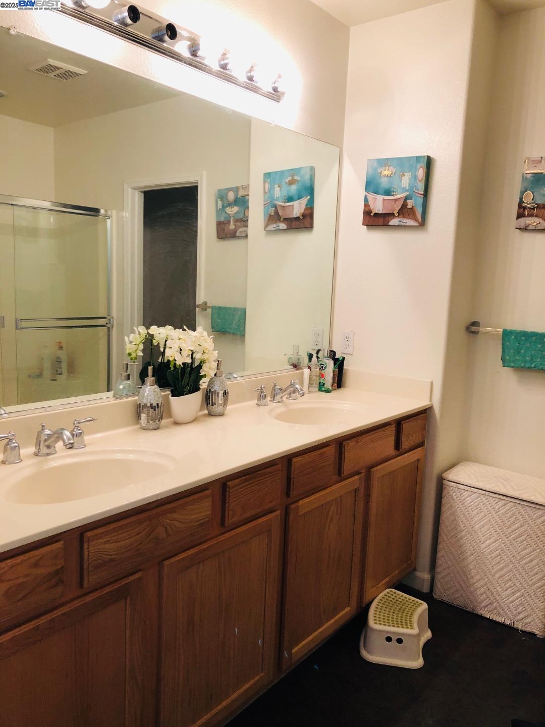 Detail Gallery Image 8 of 21 For 644 Artisan Pl, Hayward,  CA 94541 - 3 Beds | 3 Baths