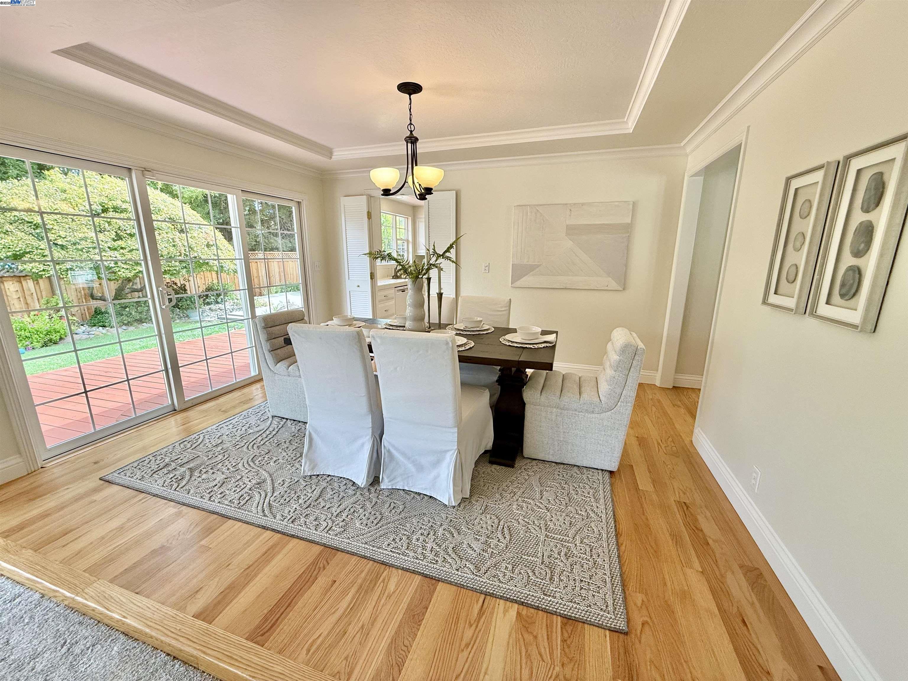 Detail Gallery Image 13 of 60 For 5647 Southbrook Dr, Clayton,  CA 94517 - 4 Beds | 2/1 Baths