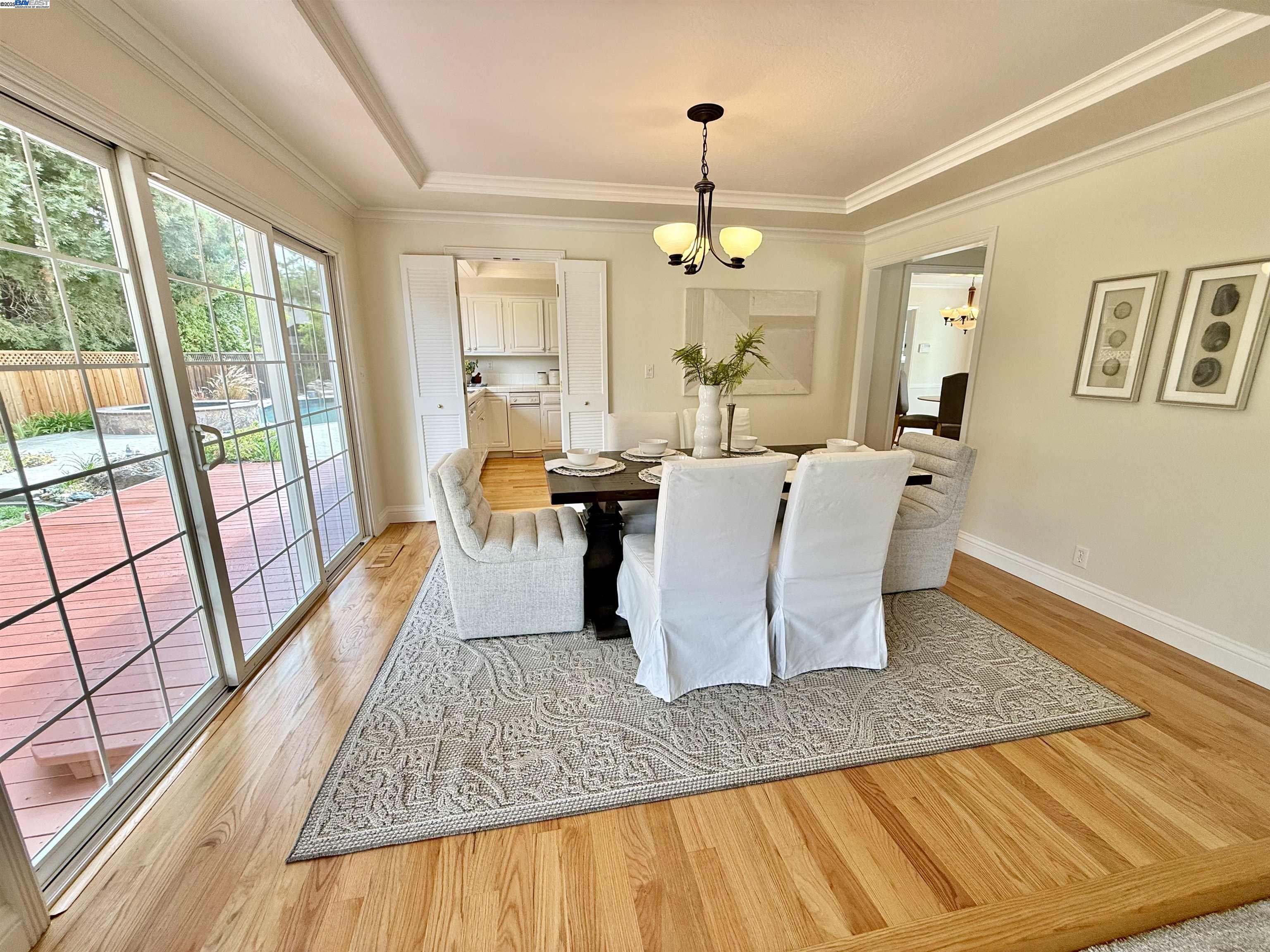 Detail Gallery Image 14 of 60 For 5647 Southbrook Dr, Clayton,  CA 94517 - 4 Beds | 2/1 Baths