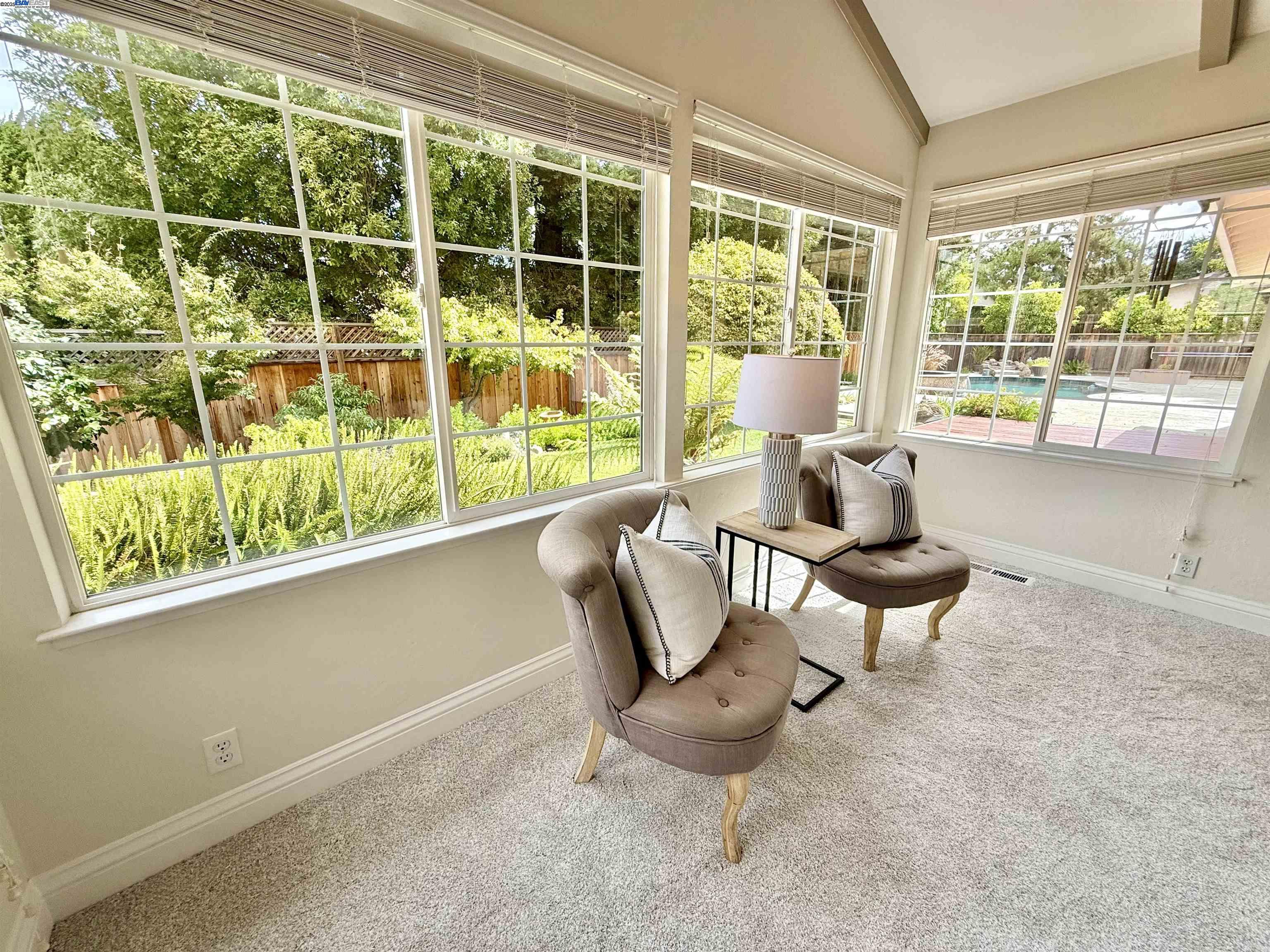 Detail Gallery Image 9 of 60 For 5647 Southbrook Dr, Clayton,  CA 94517 - 4 Beds | 2/1 Baths