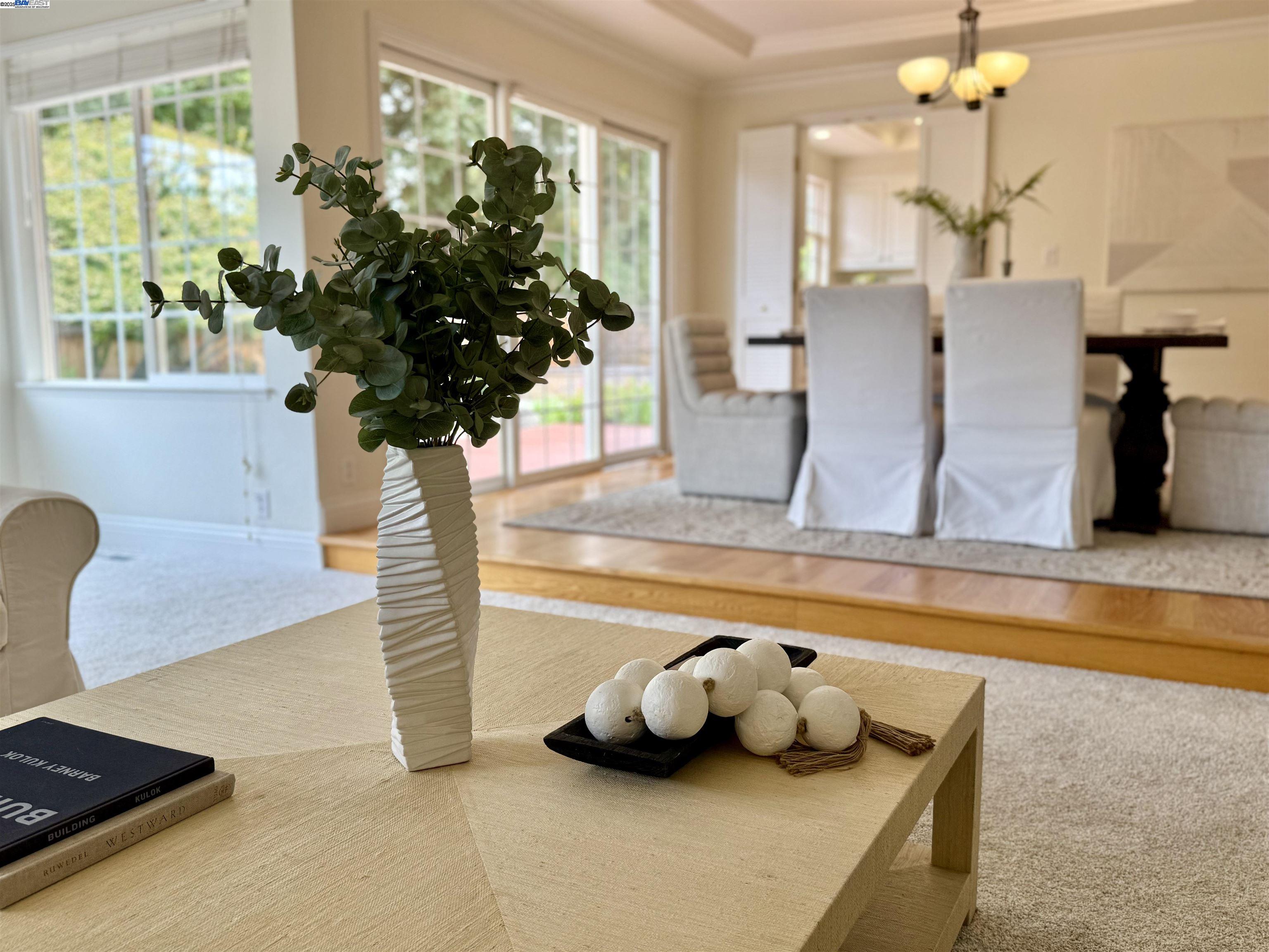 Detail Gallery Image 10 of 60 For 5647 Southbrook Dr, Clayton,  CA 94517 - 4 Beds | 2/1 Baths
