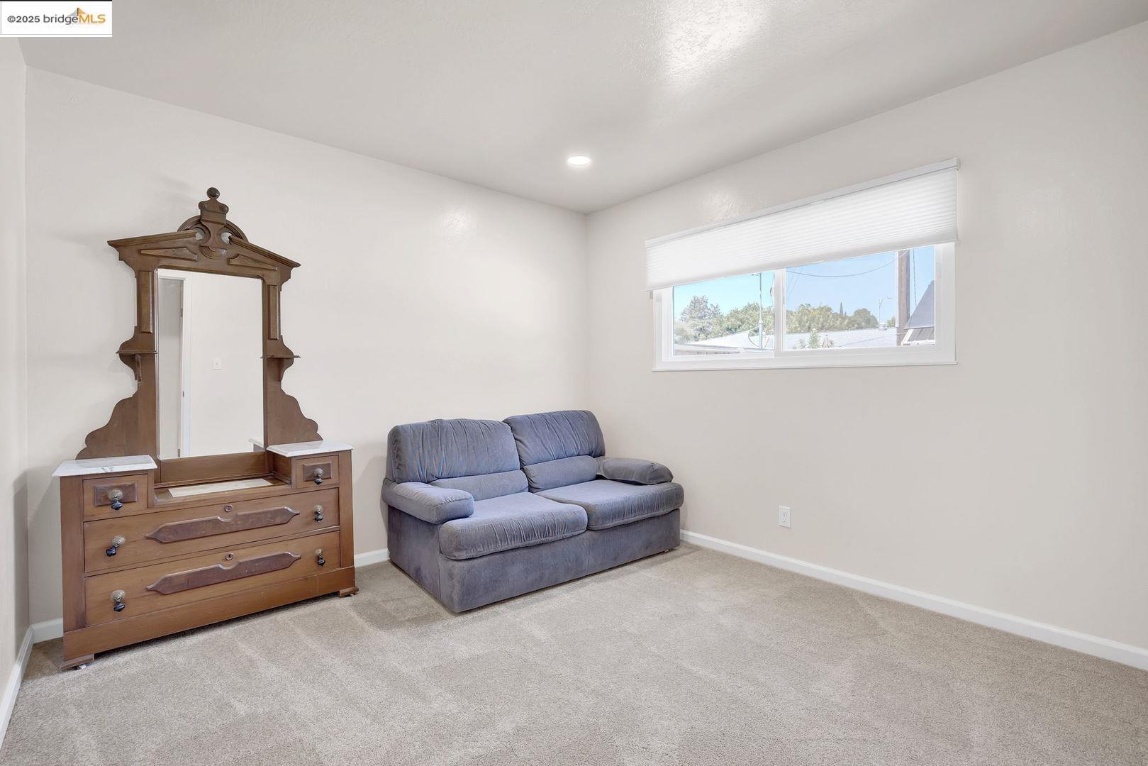 Detail Gallery Image 23 of 33 For 2011 Regis Dr, Davis,  CA 95618 - 3 Beds | 2 Baths