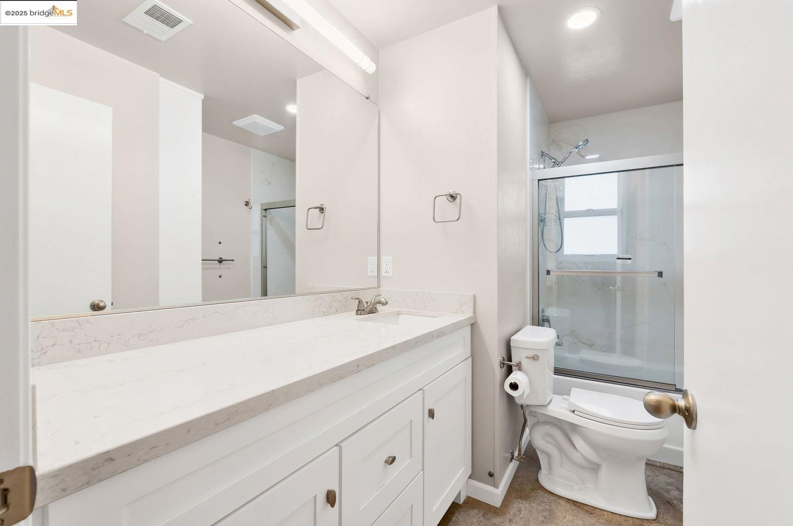 Detail Gallery Image 24 of 33 For 2011 Regis Dr, Davis,  CA 95618 - 3 Beds | 2 Baths
