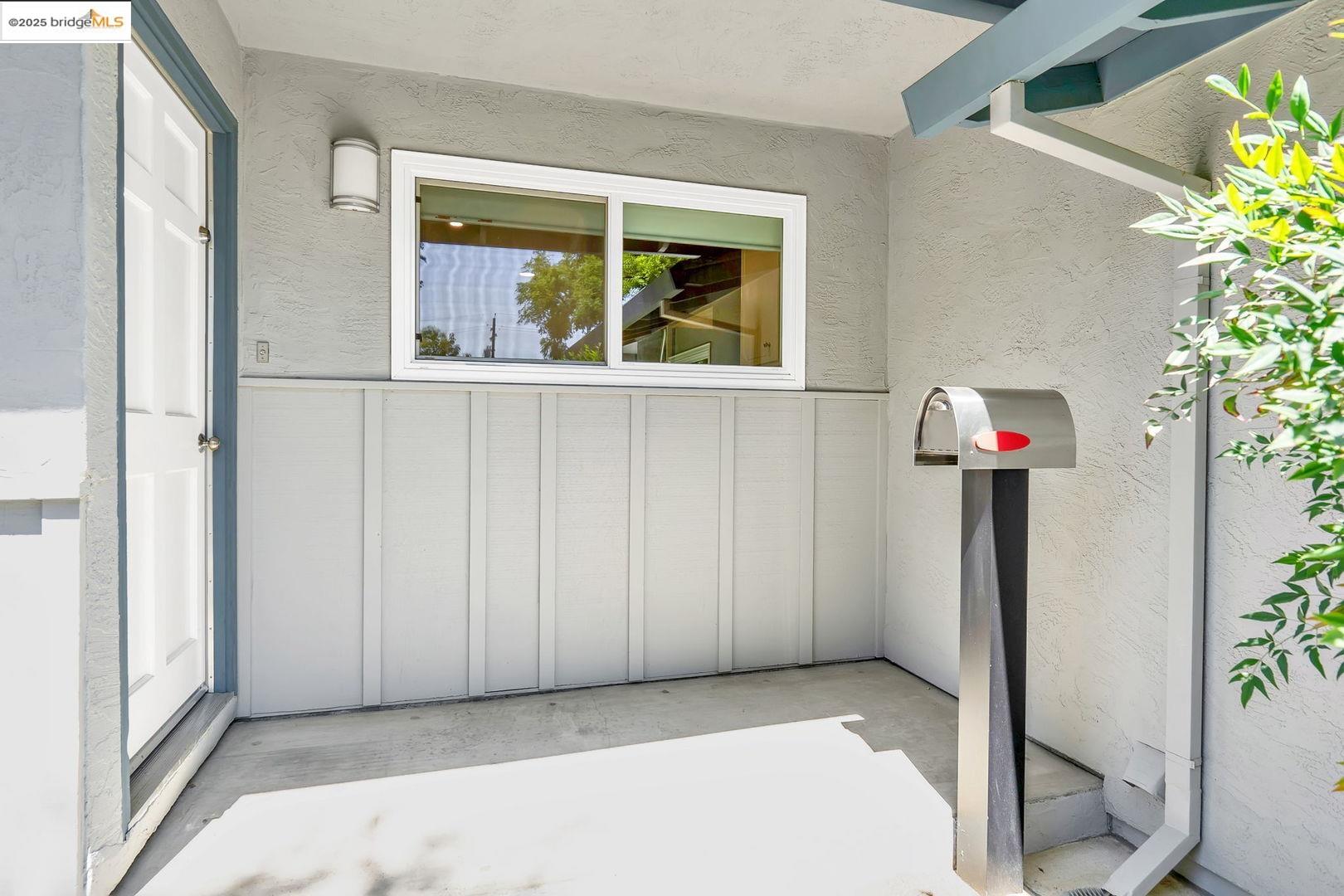 Detail Gallery Image 7 of 33 For 2011 Regis Dr, Davis,  CA 95618 - 3 Beds | 2 Baths