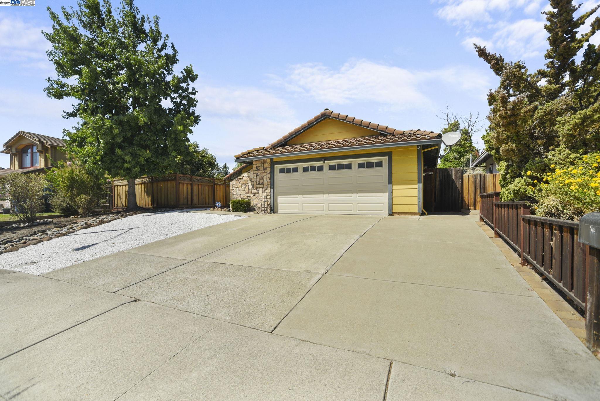 Detail Gallery Image 2 of 25 For 2603 Asilomar, Antioch,  CA 94531 - 3 Beds | 2 Baths
