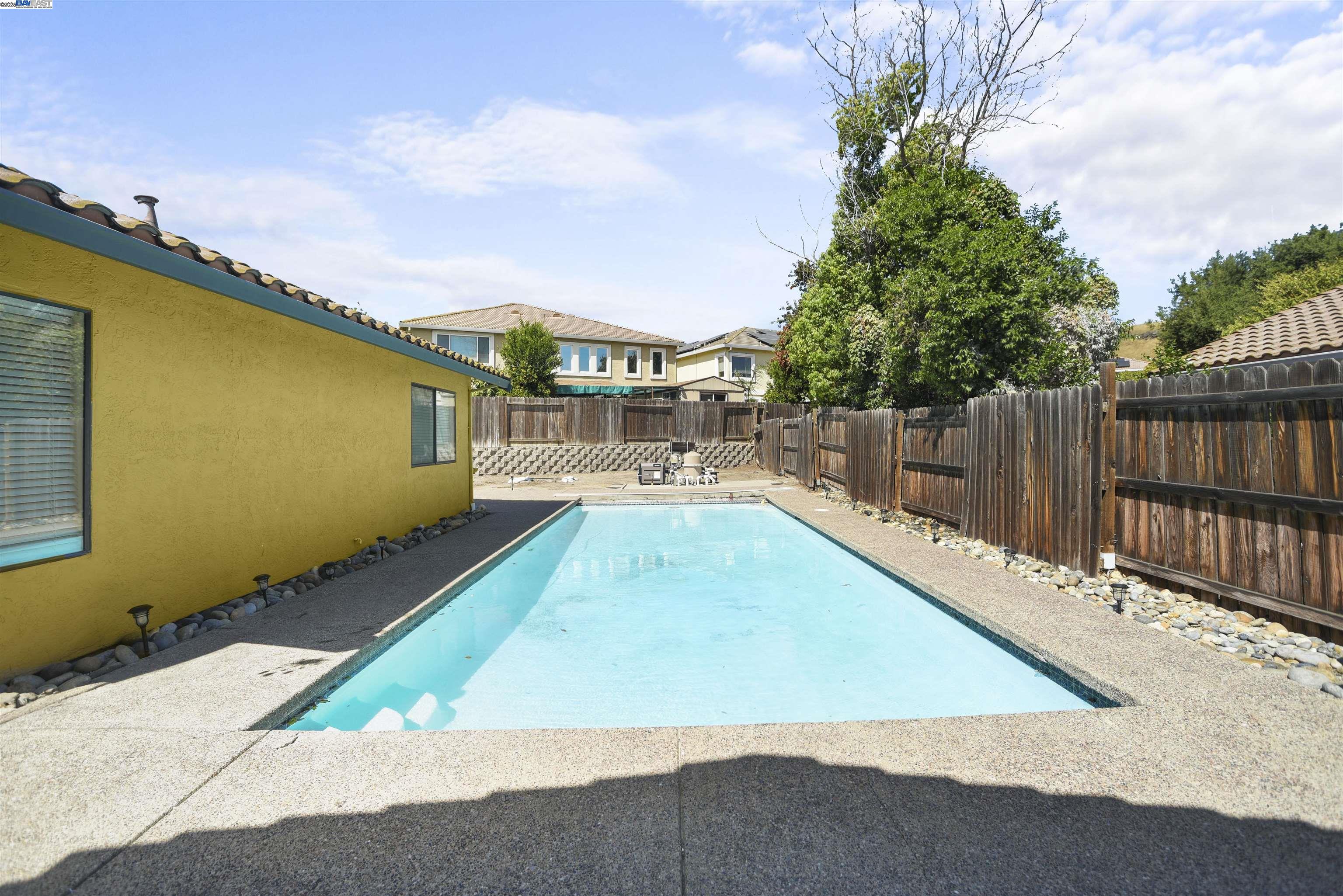Detail Gallery Image 18 of 25 For 2603 Asilomar, Antioch,  CA 94531 - 3 Beds | 2 Baths