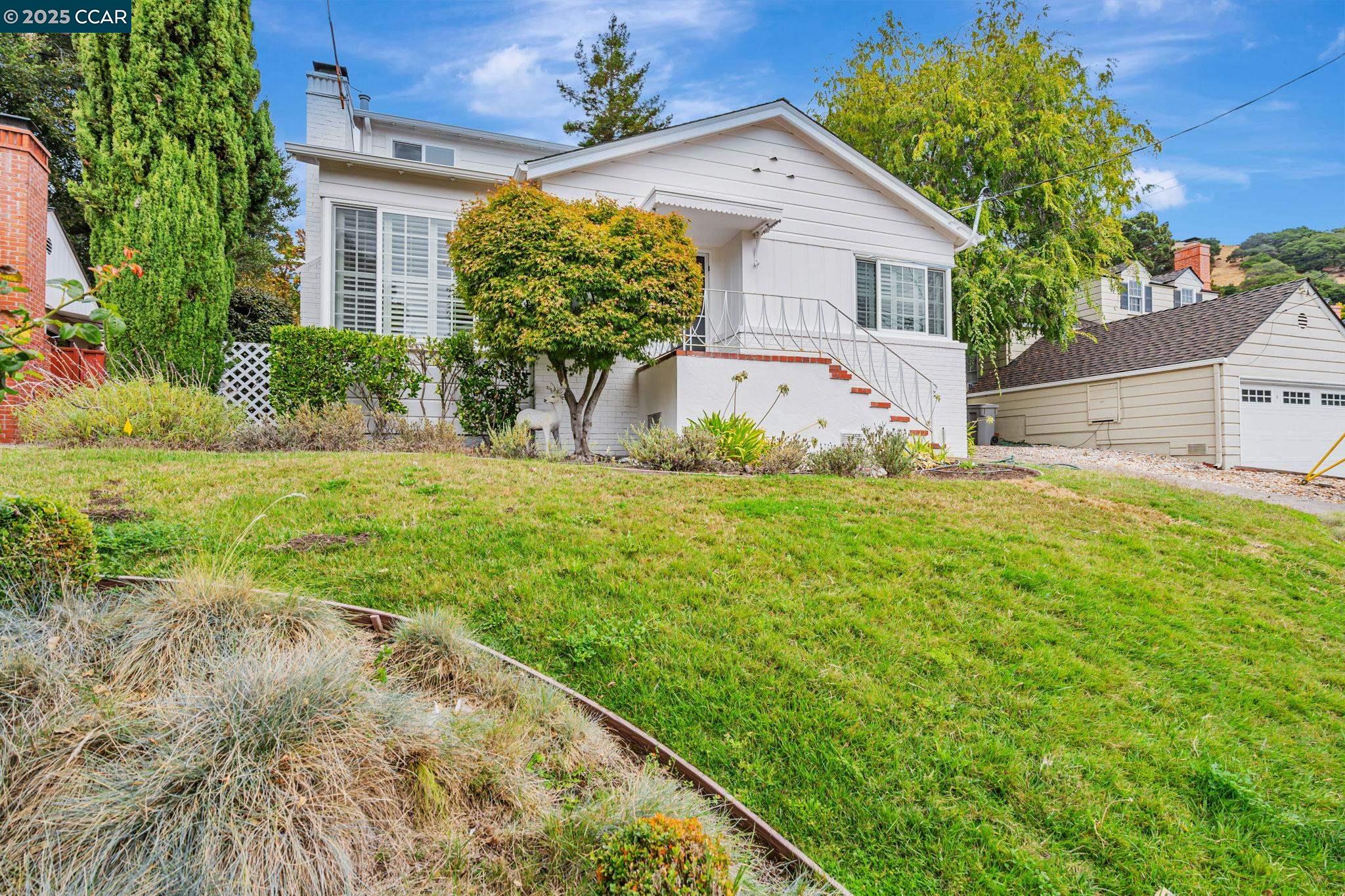 Front Image Thumbnail for CC41110122