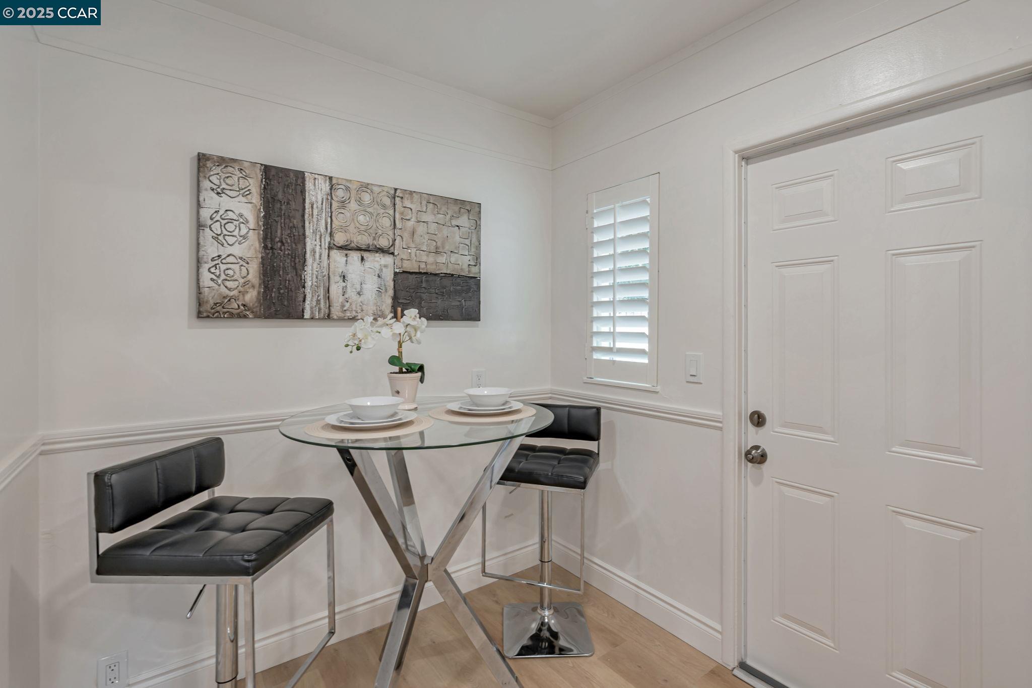 Detail Gallery Image 11 of 33 For 147 Covington St, Oakland,  CA 94605 - 4 Beds | 2 Baths