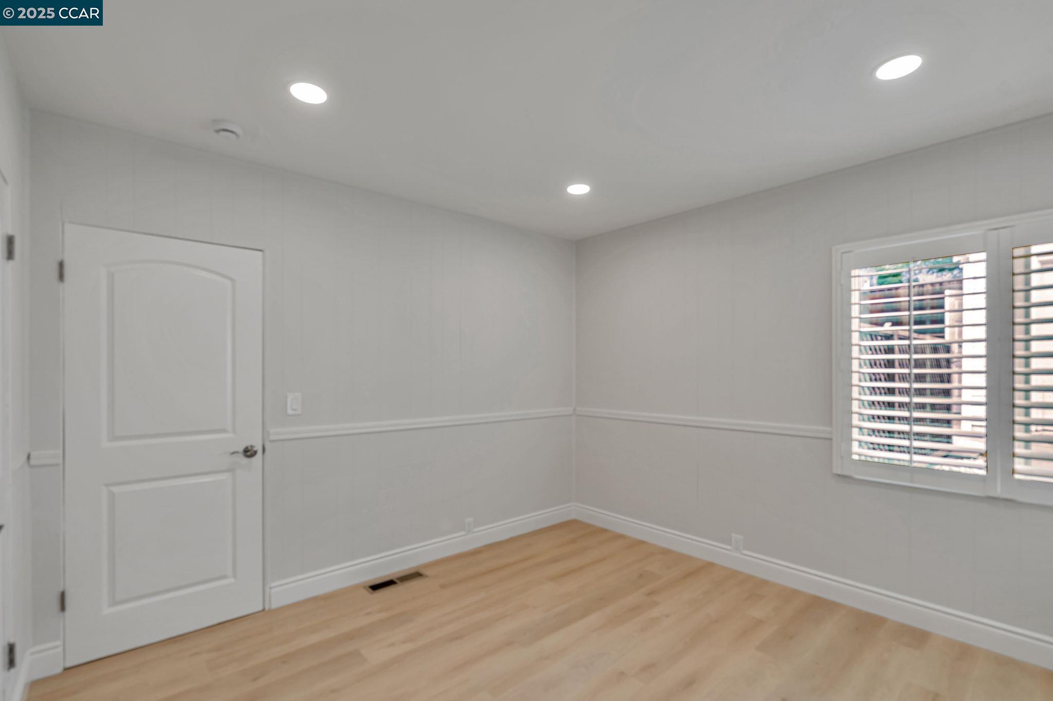 Detail Gallery Image 22 of 33 For 147 Covington St, Oakland,  CA 94605 - 4 Beds | 2 Baths