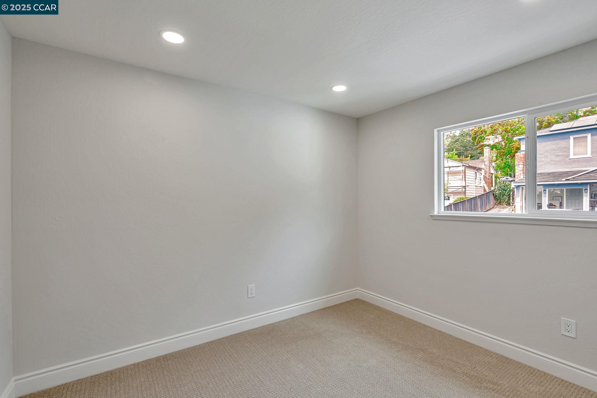 Detail Gallery Image 23 of 33 For 147 Covington St, Oakland,  CA 94605 - 4 Beds | 2 Baths
