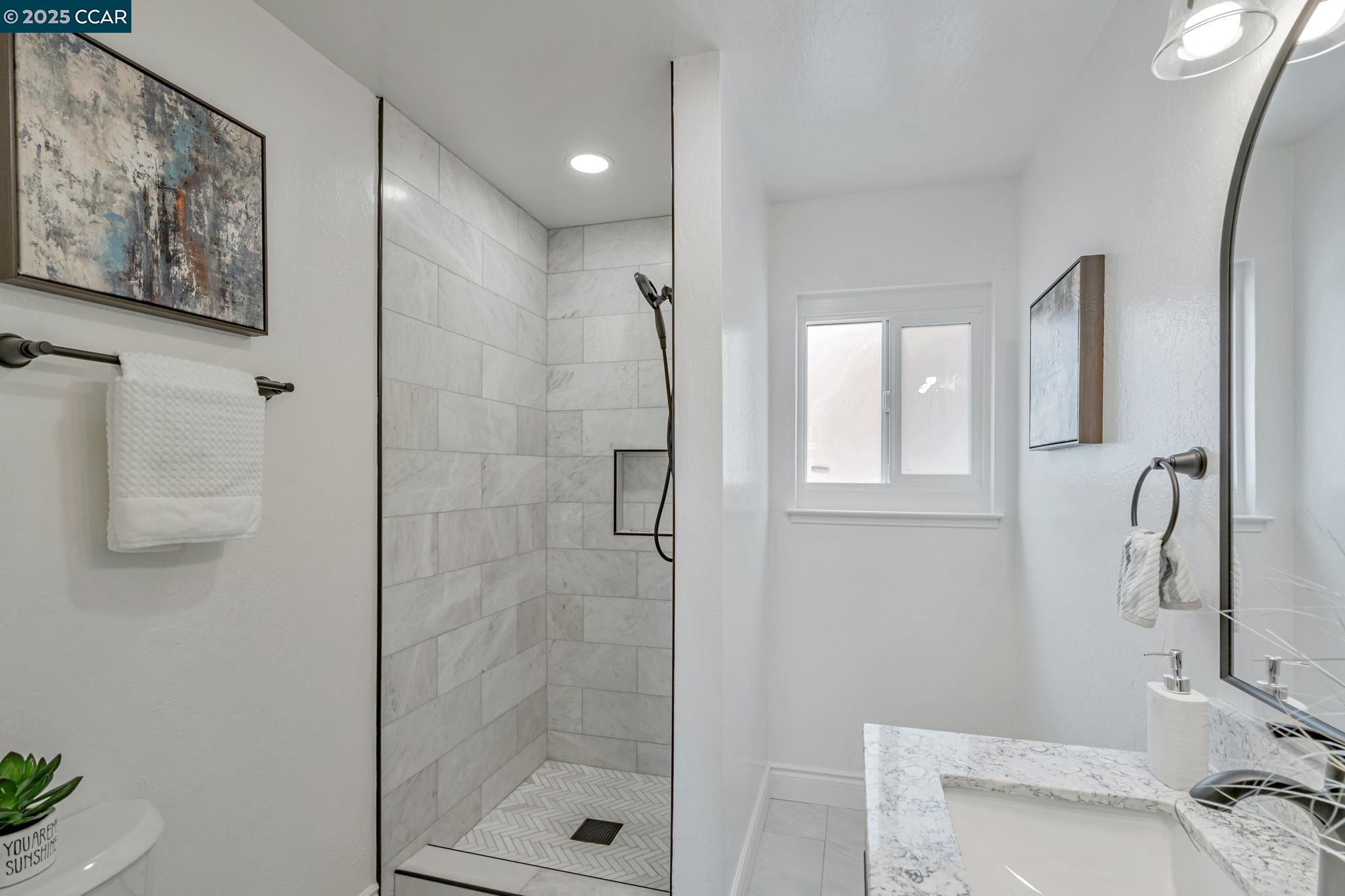 Detail Gallery Image 27 of 33 For 147 Covington St, Oakland,  CA 94605 - 4 Beds | 2 Baths