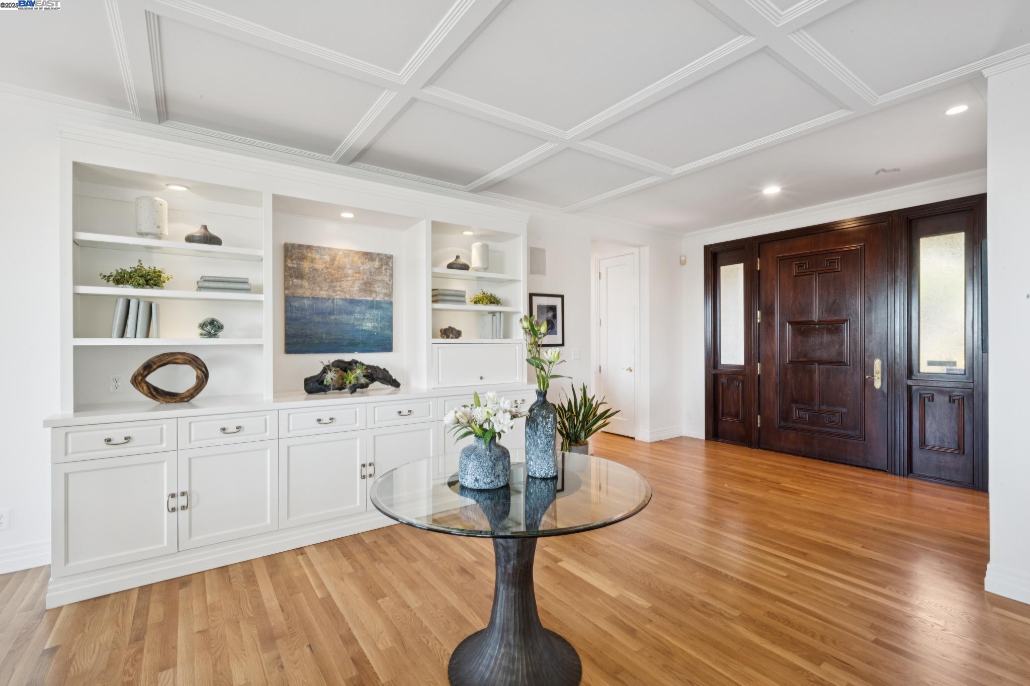 Detail Gallery Image 14 of 60 For 64 Roble Road, Oakland,  CA 94618 - 4 Beds | 4/1 Baths