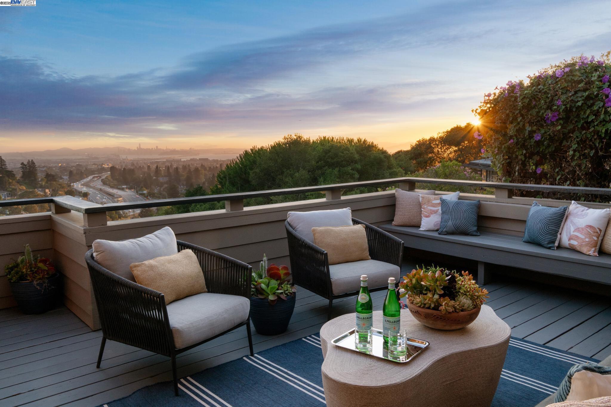 Detail Gallery Image 19 of 60 For 64 Roble Road, Oakland,  CA 94618 - 4 Beds | 4/1 Baths