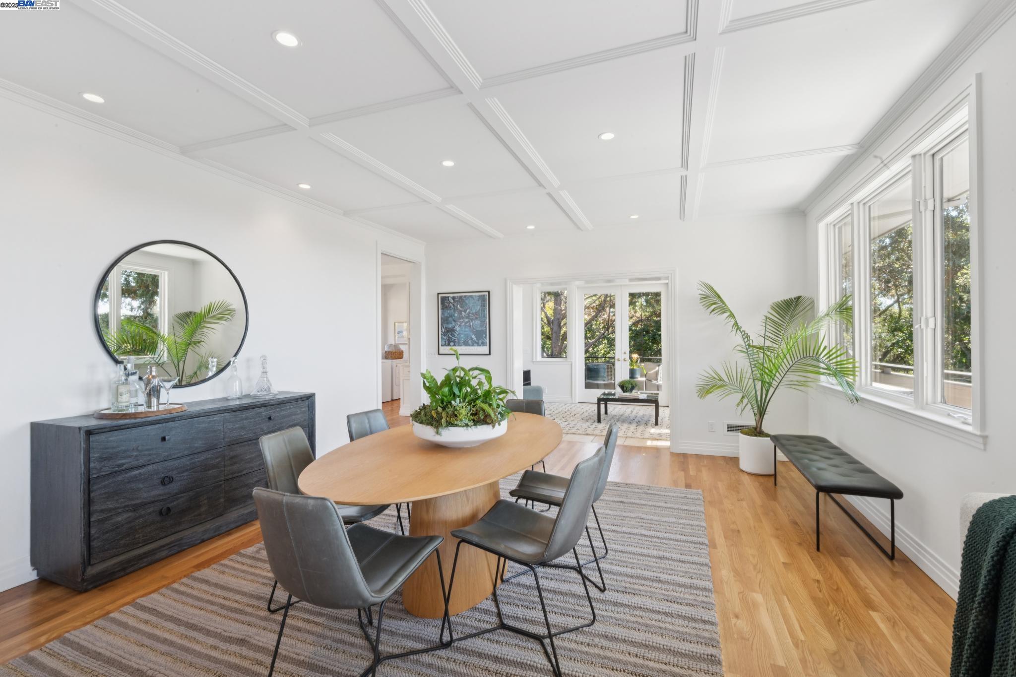 Detail Gallery Image 22 of 60 For 64 Roble Road, Oakland,  CA 94618 - 4 Beds | 4/1 Baths
