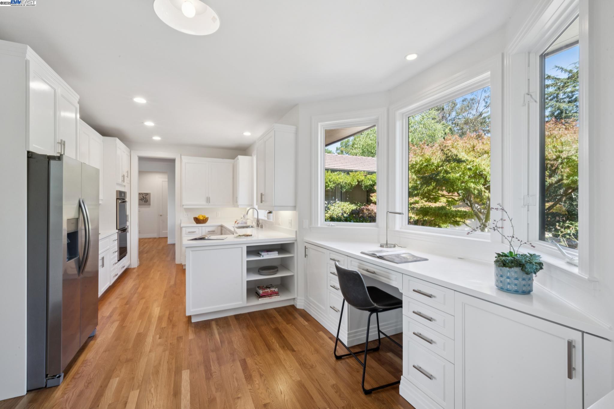 Detail Gallery Image 30 of 60 For 64 Roble Road, Oakland,  CA 94618 - 4 Beds | 4/1 Baths