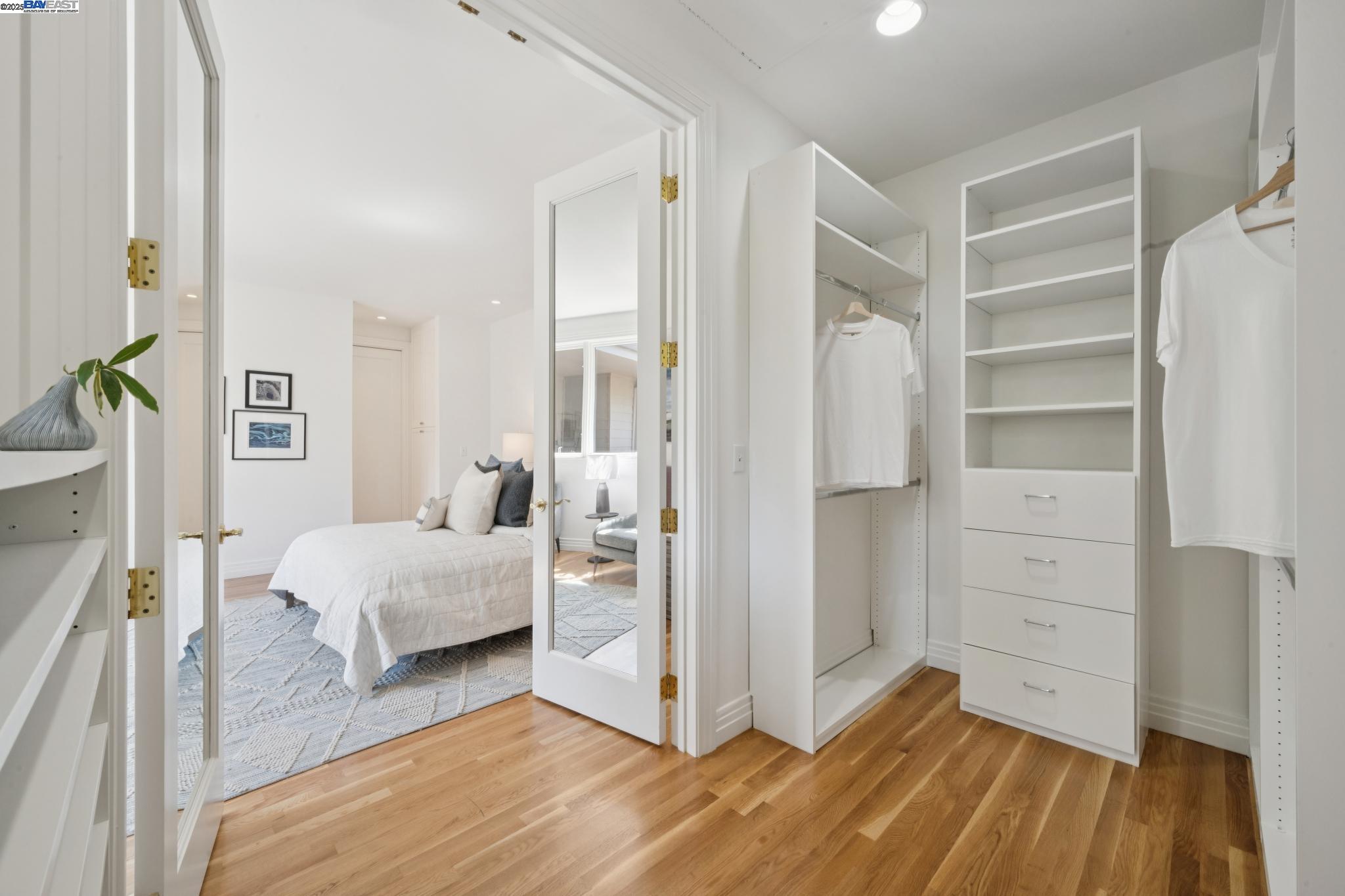 Detail Gallery Image 37 of 60 For 64 Roble Road, Oakland,  CA 94618 - 4 Beds | 4/1 Baths