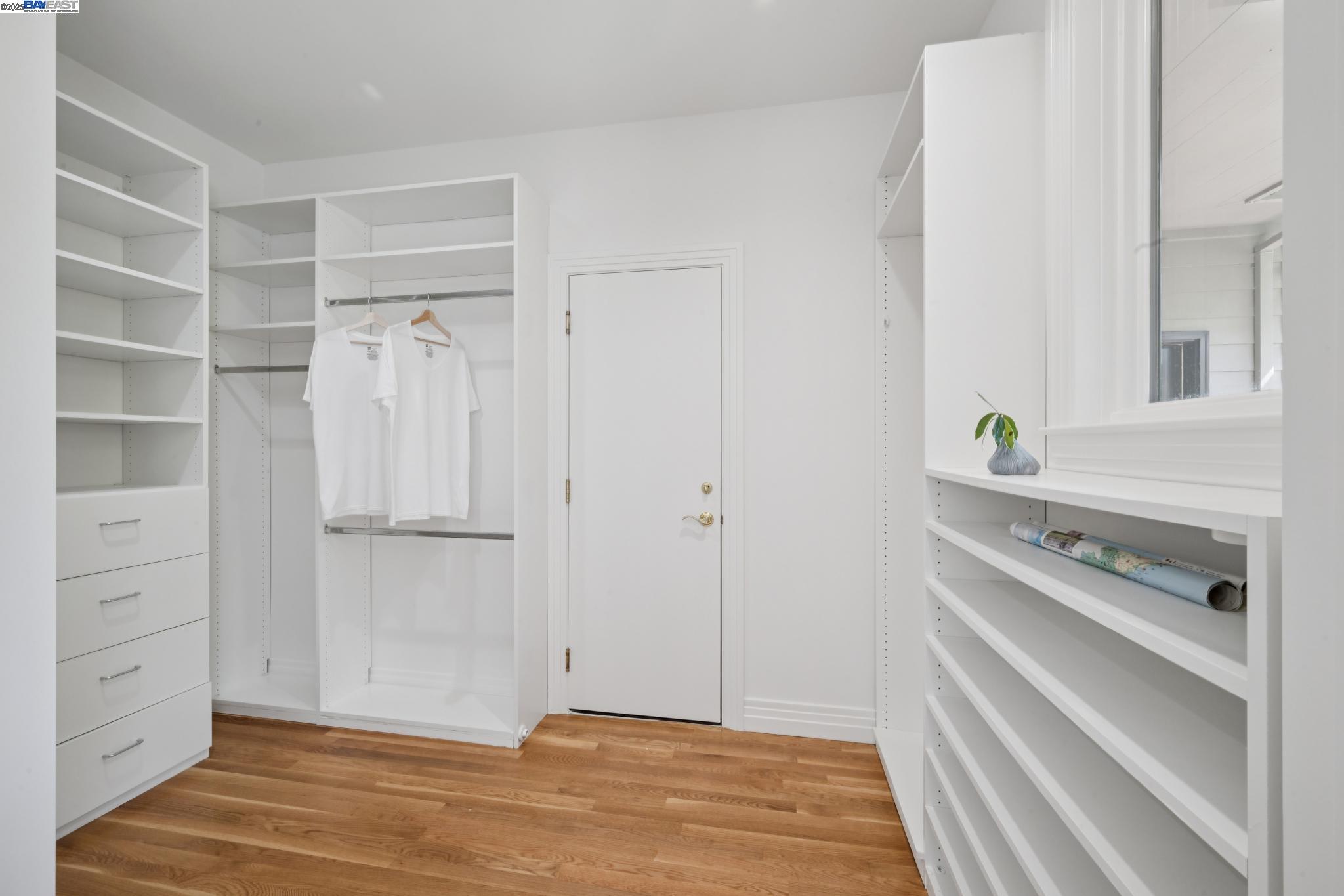 Detail Gallery Image 38 of 60 For 64 Roble Road, Oakland,  CA 94618 - 4 Beds | 4/1 Baths