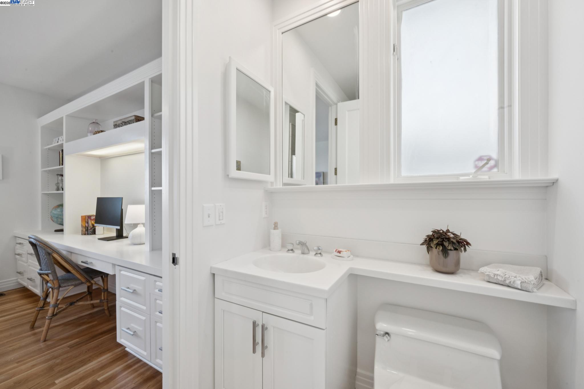 Detail Gallery Image 44 of 60 For 64 Roble Road, Oakland,  CA 94618 - 4 Beds | 4/1 Baths