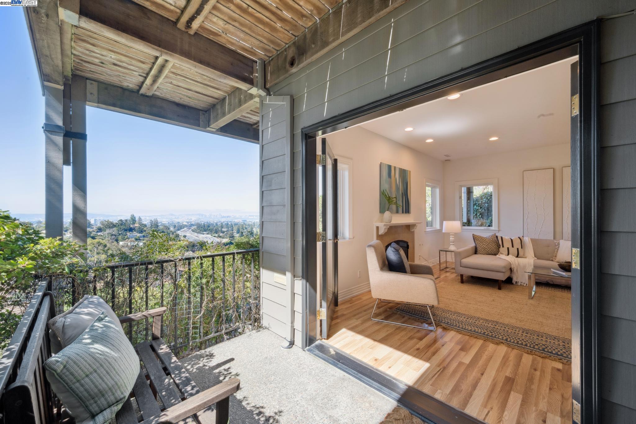 Detail Gallery Image 53 of 60 For 64 Roble Road, Oakland,  CA 94618 - 4 Beds | 4/1 Baths