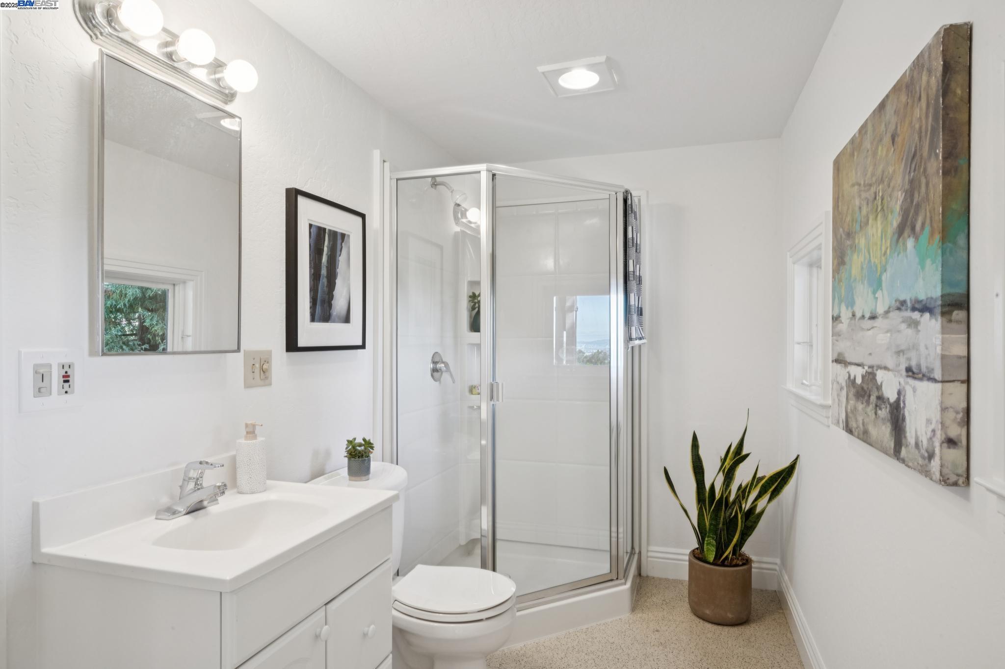 Detail Gallery Image 56 of 60 For 64 Roble Road, Oakland,  CA 94618 - 4 Beds | 4/1 Baths