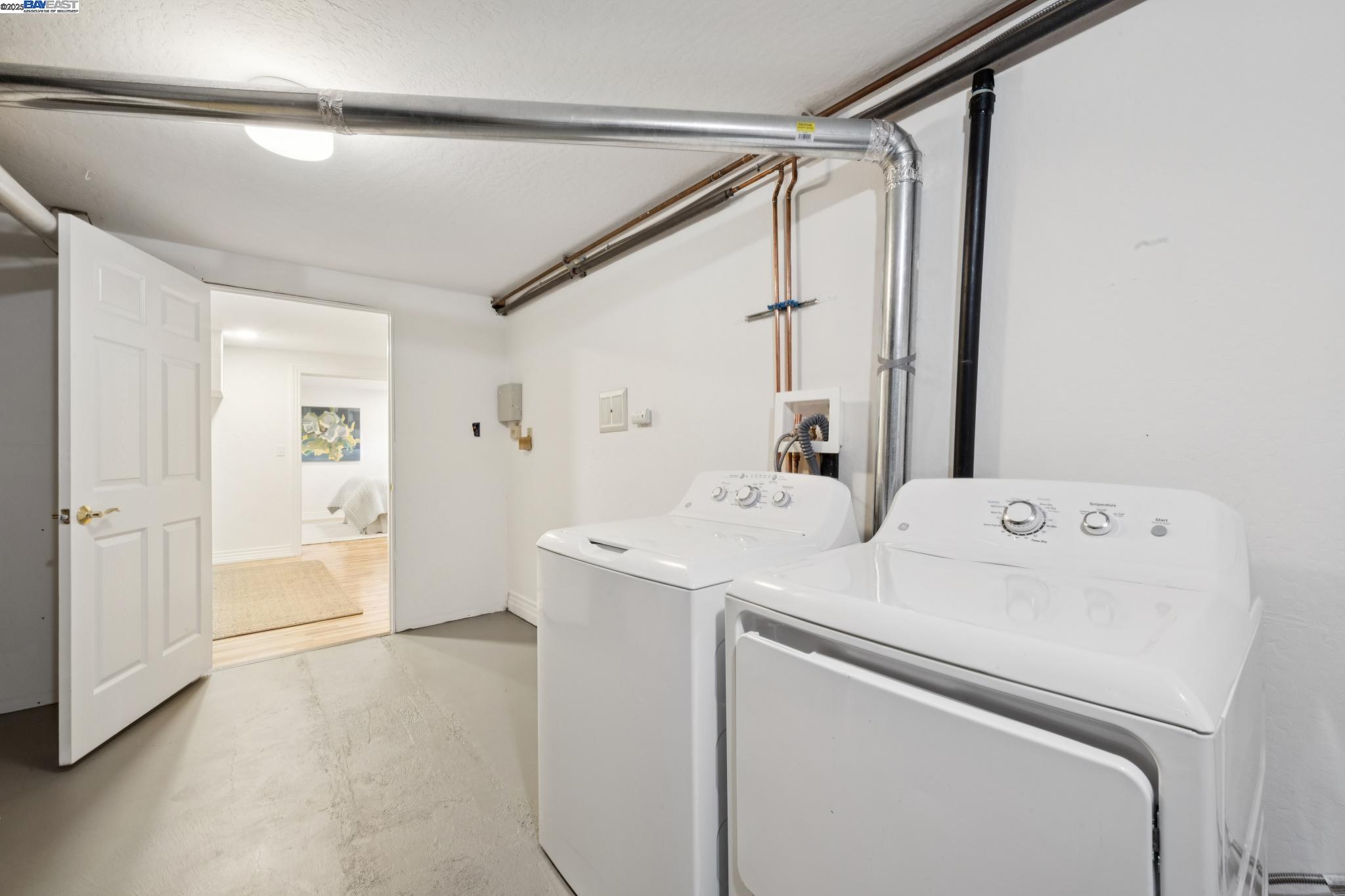 Detail Gallery Image 57 of 60 For 64 Roble Road, Oakland,  CA 94618 - 4 Beds | 4/1 Baths
