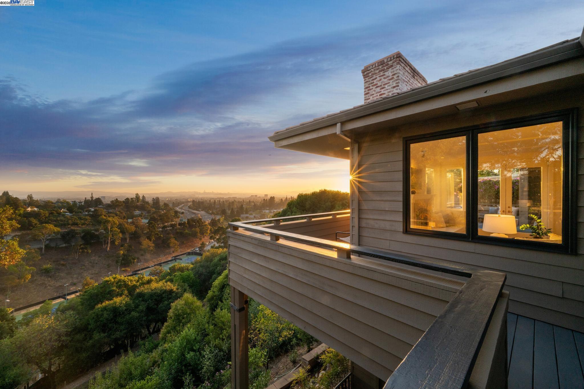 Detail Gallery Image 58 of 60 For 64 Roble Road, Oakland,  CA 94618 - 4 Beds | 4/1 Baths