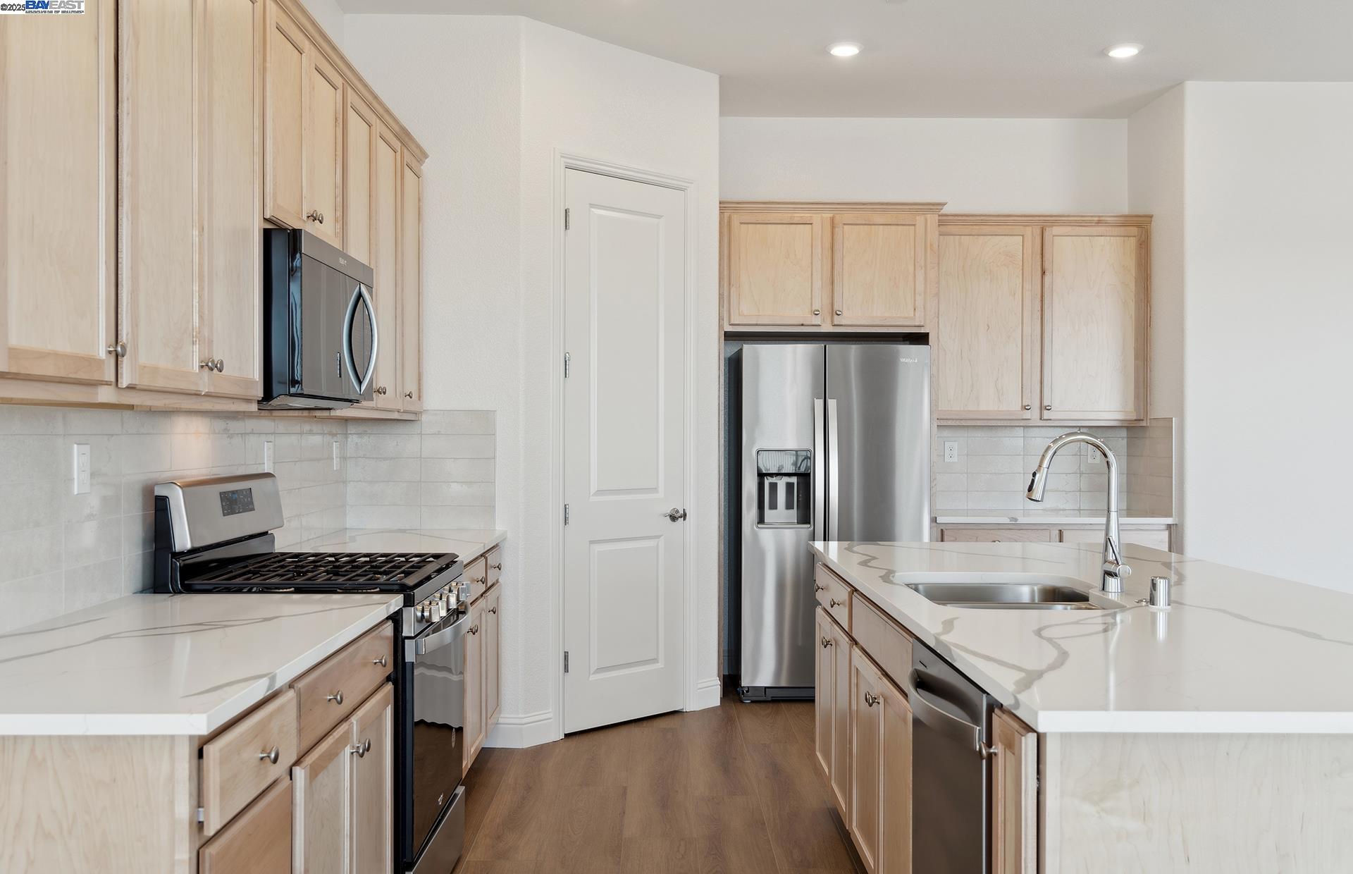 Detail Gallery Image 11 of 16 For 1058 Bradbury Dr, Discovery Bay,  CA 94505 - 4 Beds | 3 Baths