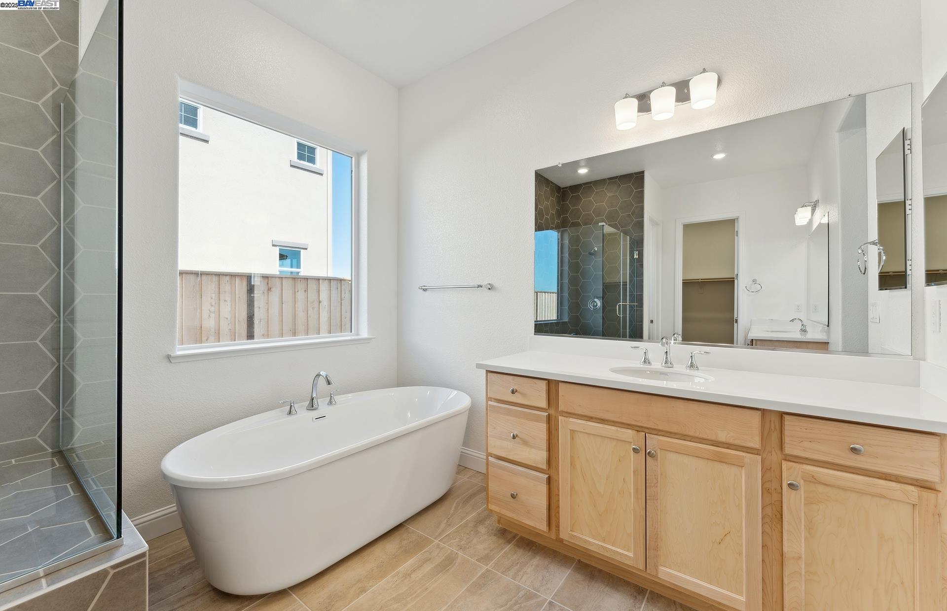 Detail Gallery Image 14 of 16 For 1058 Bradbury Dr, Discovery Bay,  CA 94505 - 4 Beds | 3 Baths