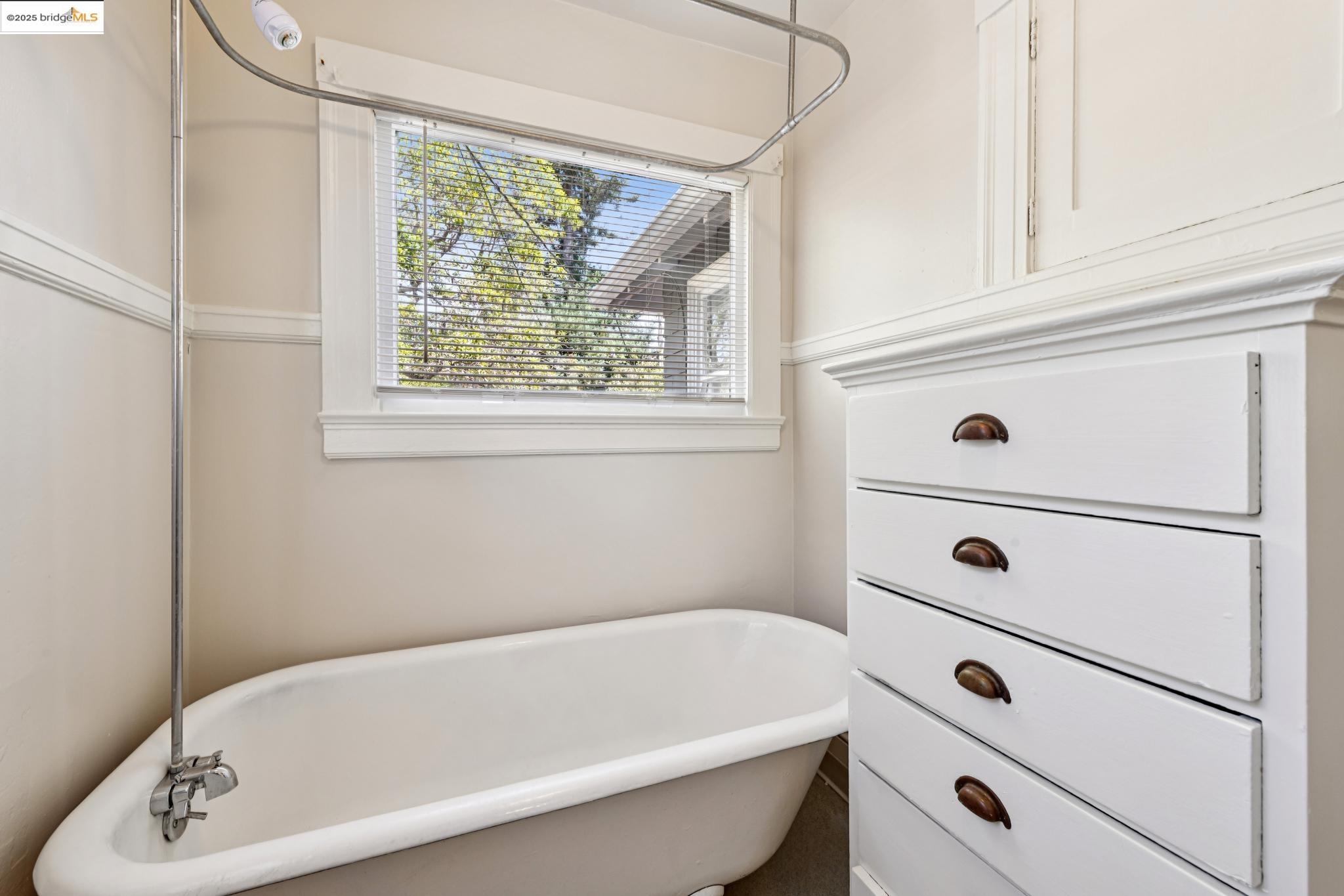 Detail Gallery Image 29 of 41 For 2714 Alcat Ave, Berkeley,  CA 94705 - – Beds | – Baths