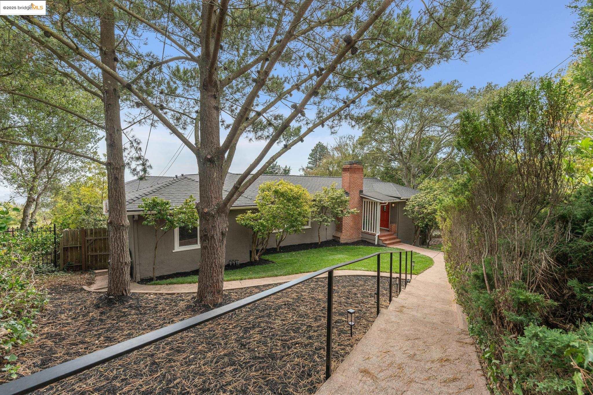 Detail Gallery Image 2 of 60 For 1057 Arlington Blvd, El Cerrito,  CA 94530-2705 - 5 Beds | 3 Baths