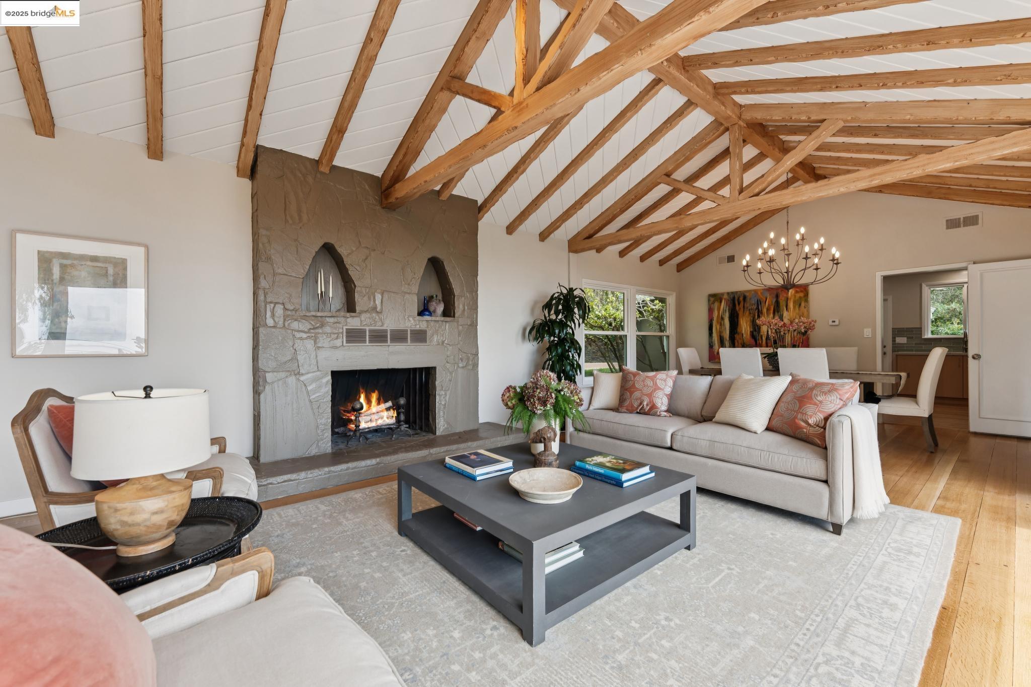 Detail Gallery Image 12 of 60 For 1057 Arlington Blvd, El Cerrito,  CA 94530-2705 - 5 Beds | 3 Baths