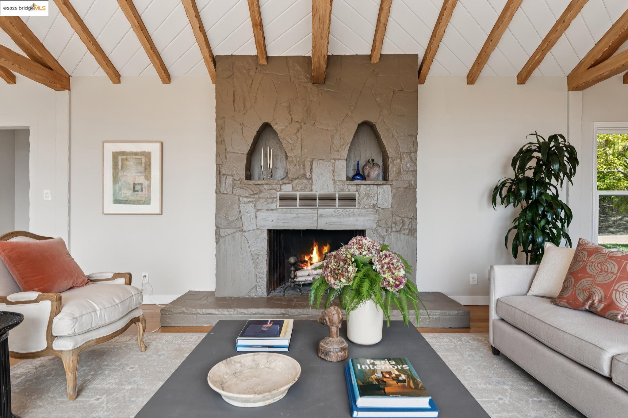 Detail Gallery Image 13 of 60 For 1057 Arlington Blvd, El Cerrito,  CA 94530-2705 - 5 Beds | 3 Baths