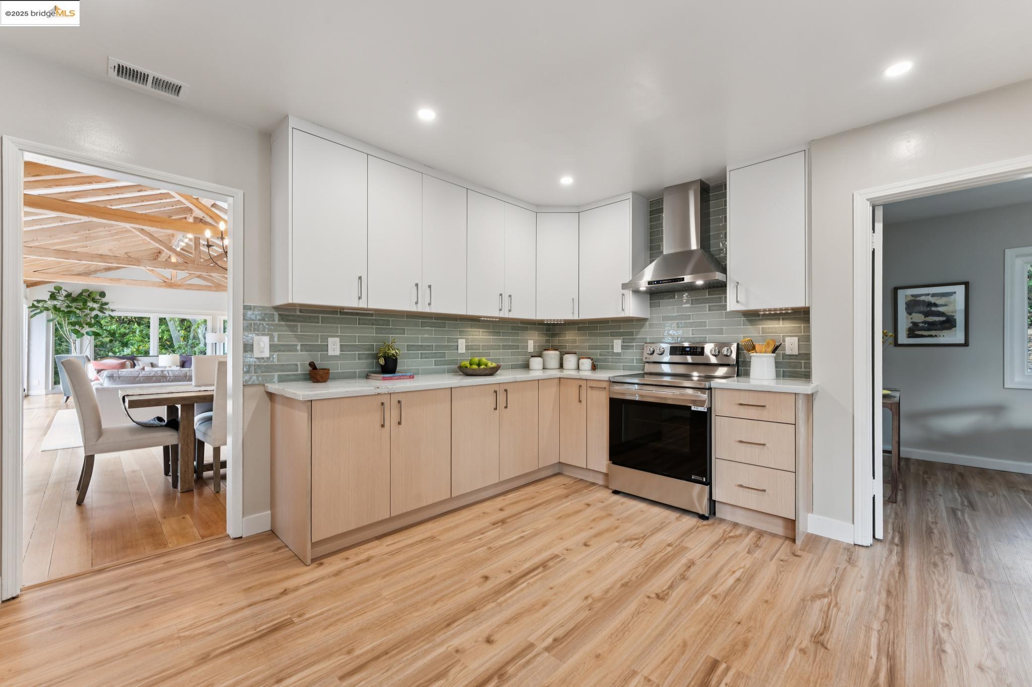 Detail Gallery Image 21 of 60 For 1057 Arlington Blvd, El Cerrito,  CA 94530-2705 - 5 Beds | 3 Baths