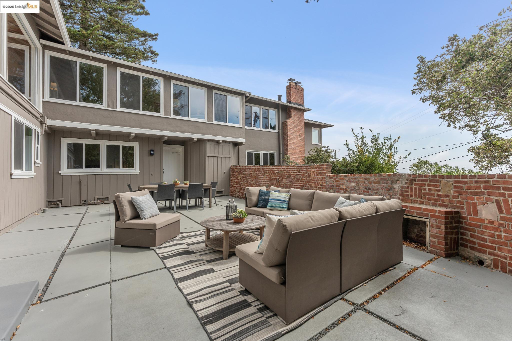 Detail Gallery Image 49 of 60 For 1057 Arlington Blvd, El Cerrito,  CA 94530-2705 - 5 Beds | 3 Baths