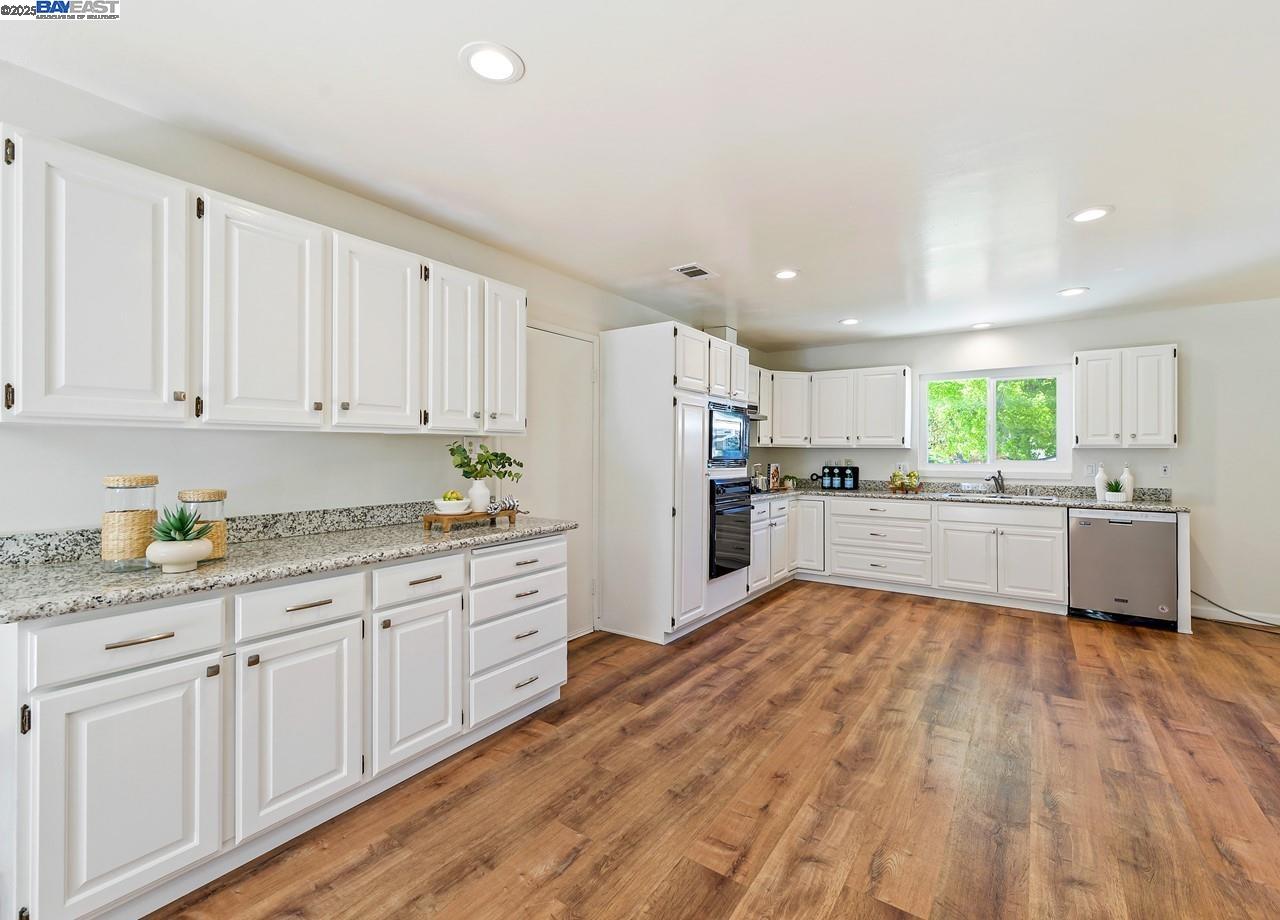 Detail Gallery Image 19 of 43 For 957 Ina Dr, Alamo,  CA 94507 - 4 Beds | 3 Baths