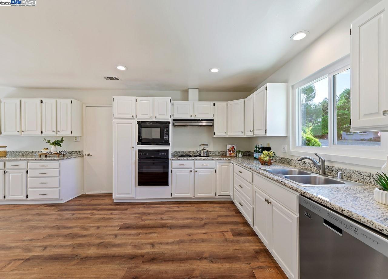 Detail Gallery Image 21 of 43 For 957 Ina Dr, Alamo,  CA 94507 - 4 Beds | 3 Baths